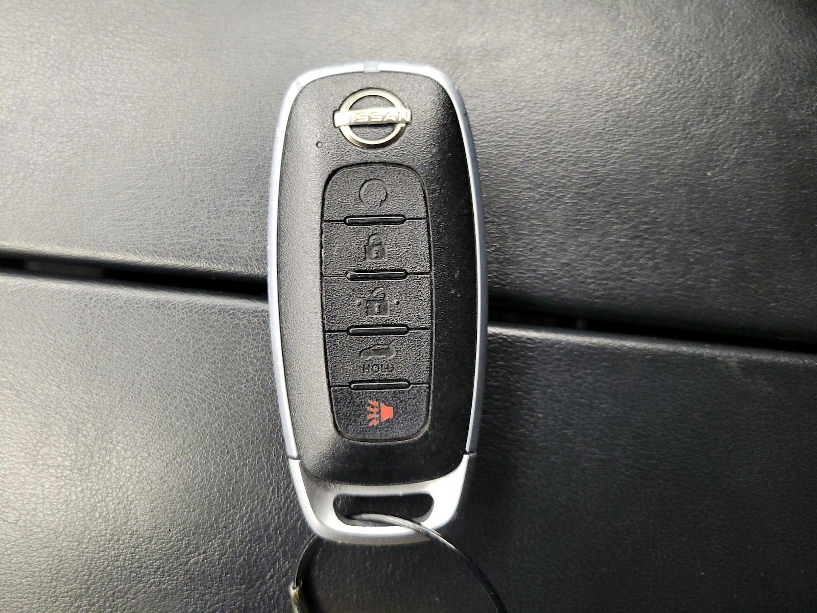 2025 Nissan Rogue SV - Photo 23