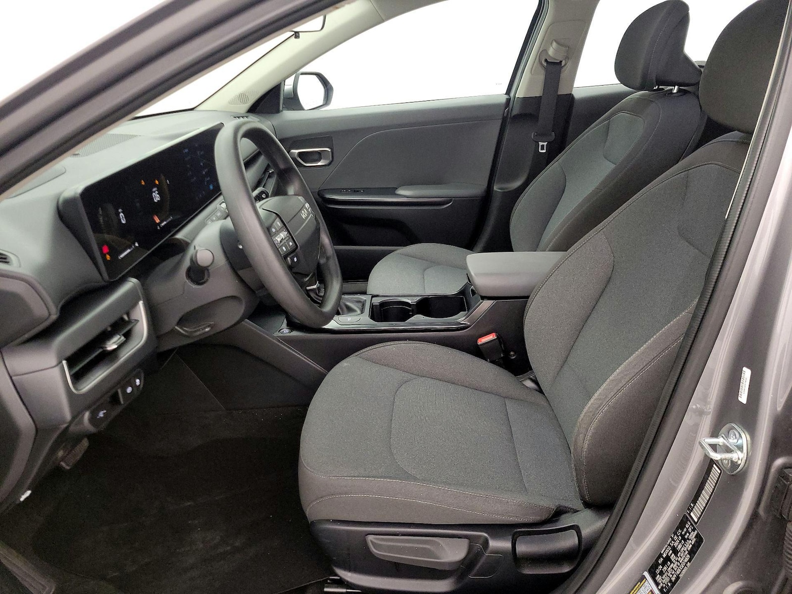 2025 Kia K4 LXS - Photo 12
