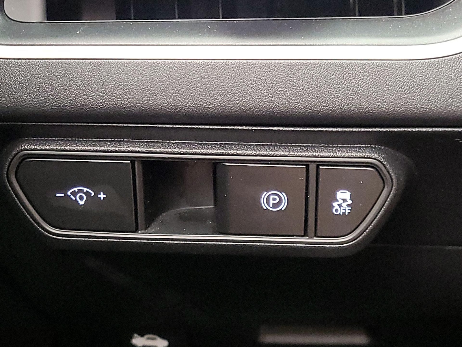 2025 Kia K4 LXS - Photo 14
