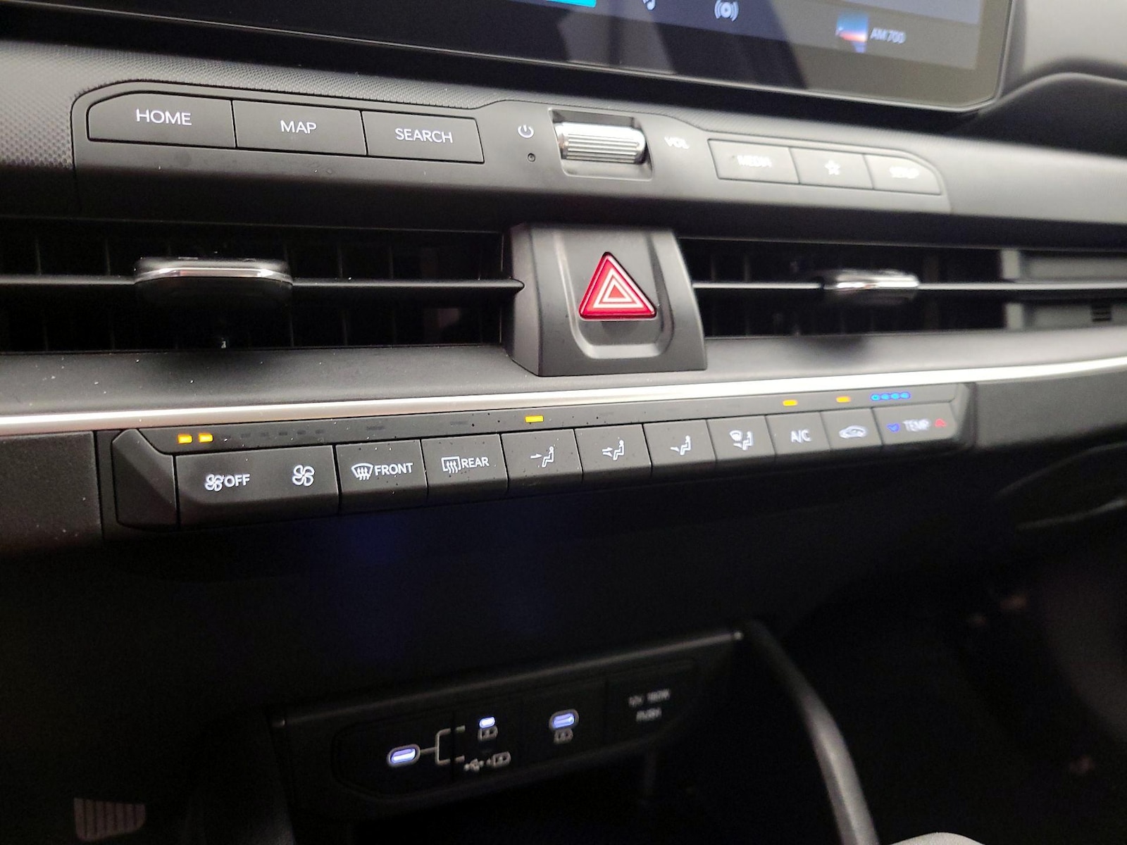2025 Kia K4 LXS - Photo 17