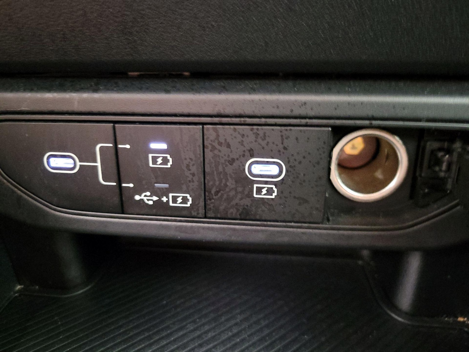 2025 Kia K4 LXS - Photo 19