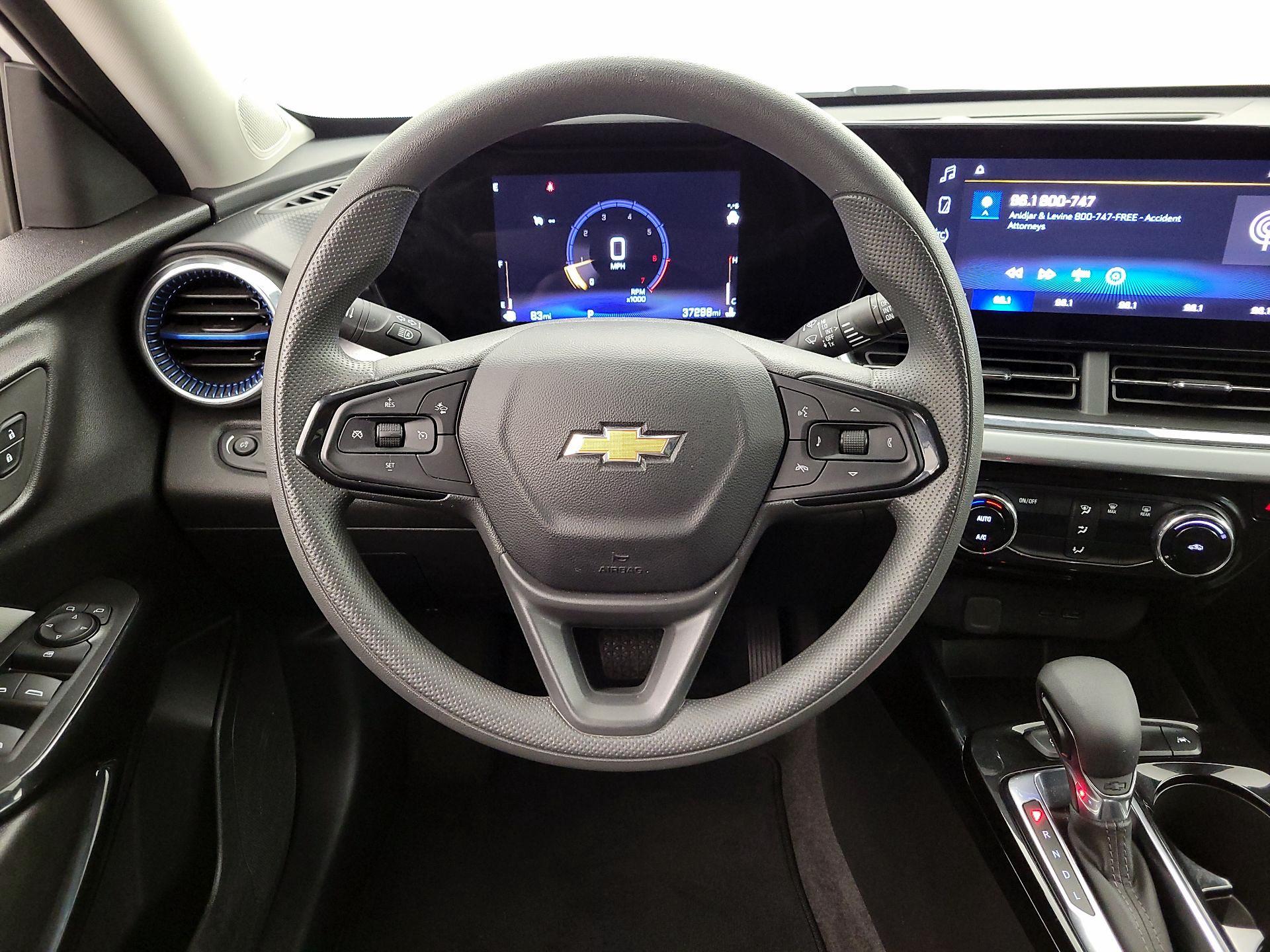 Thumbnail: 2025 Chevrolet Trax - 10