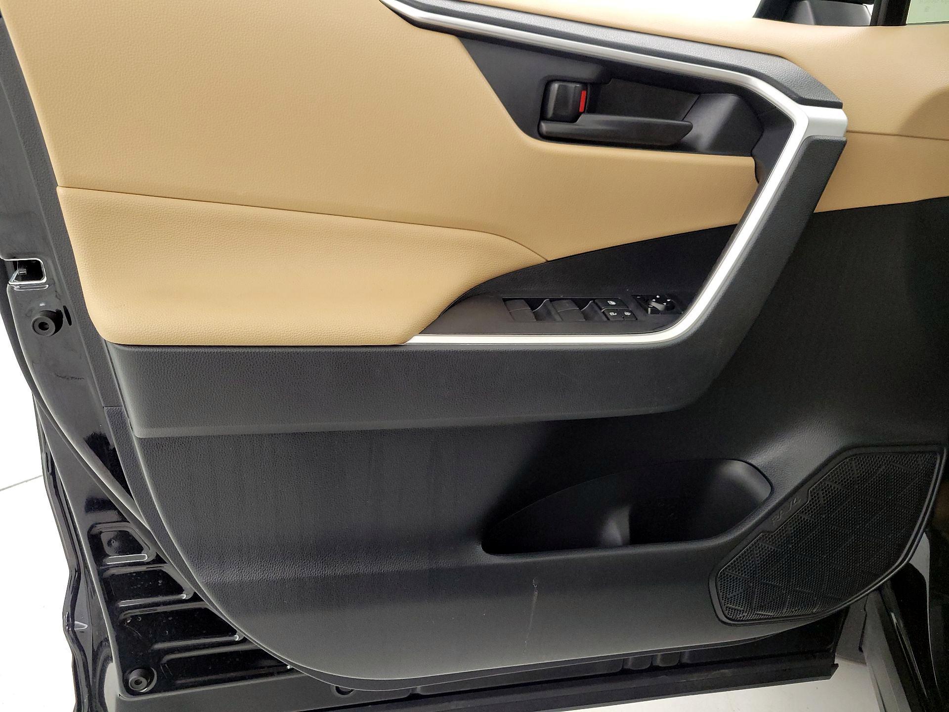 Thumbnail: 2023 Toyota RAV4 - 12