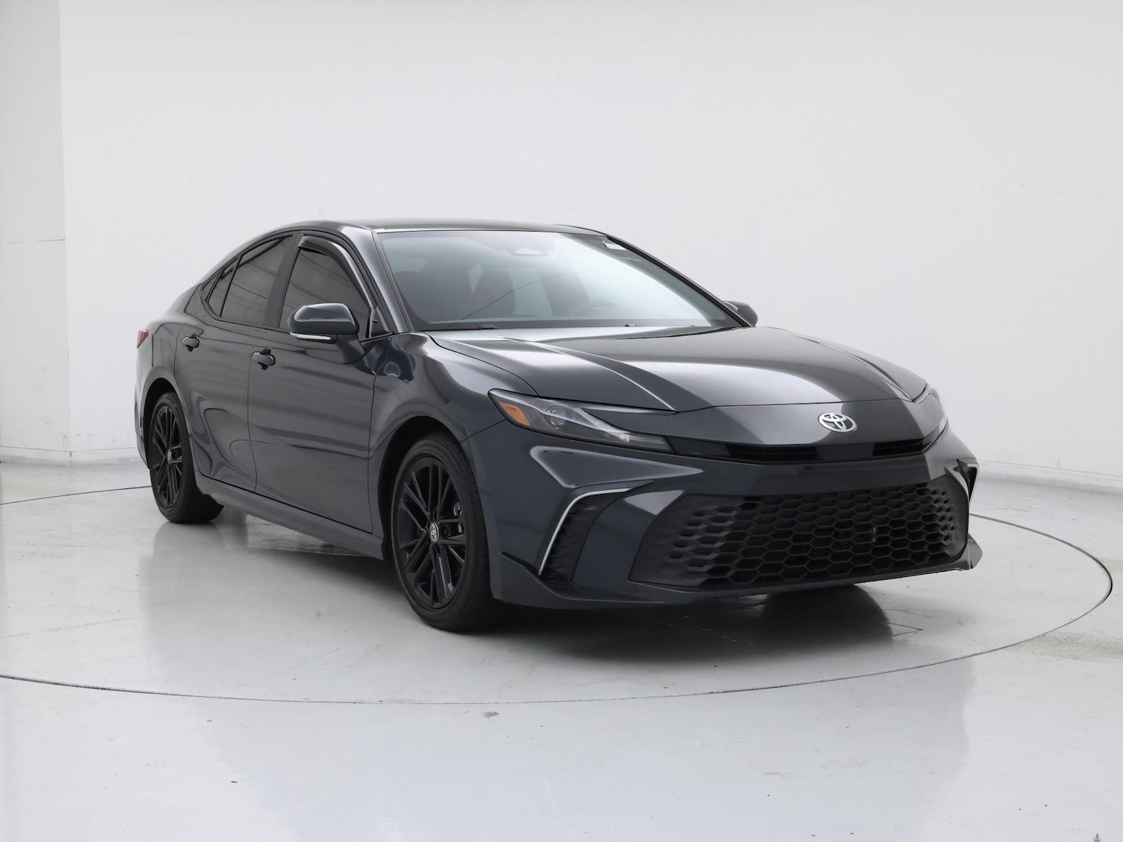 2026 Toyota Camry SE - Photo 2