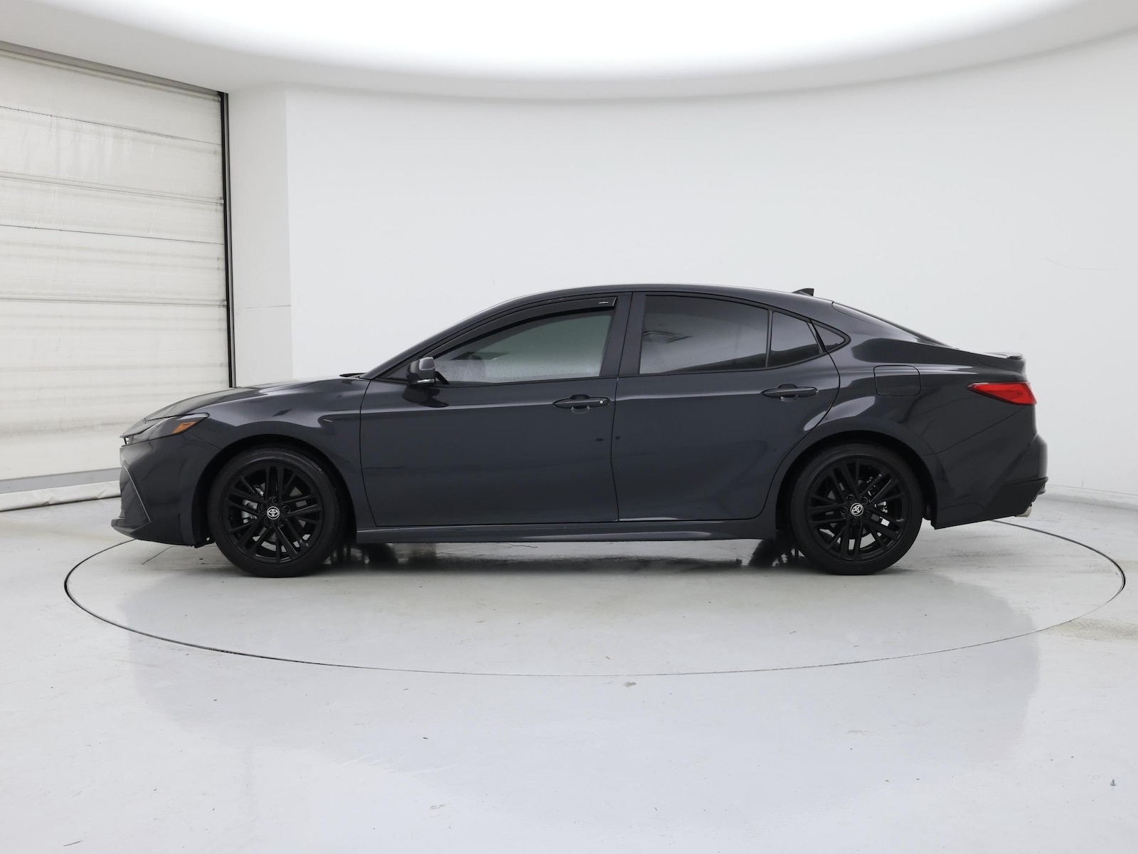 2026 Toyota Camry SE - Photo 4