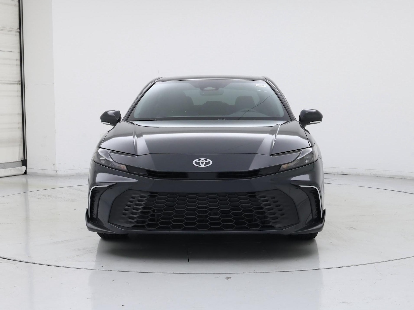2026 Toyota Camry SE - Photo 6