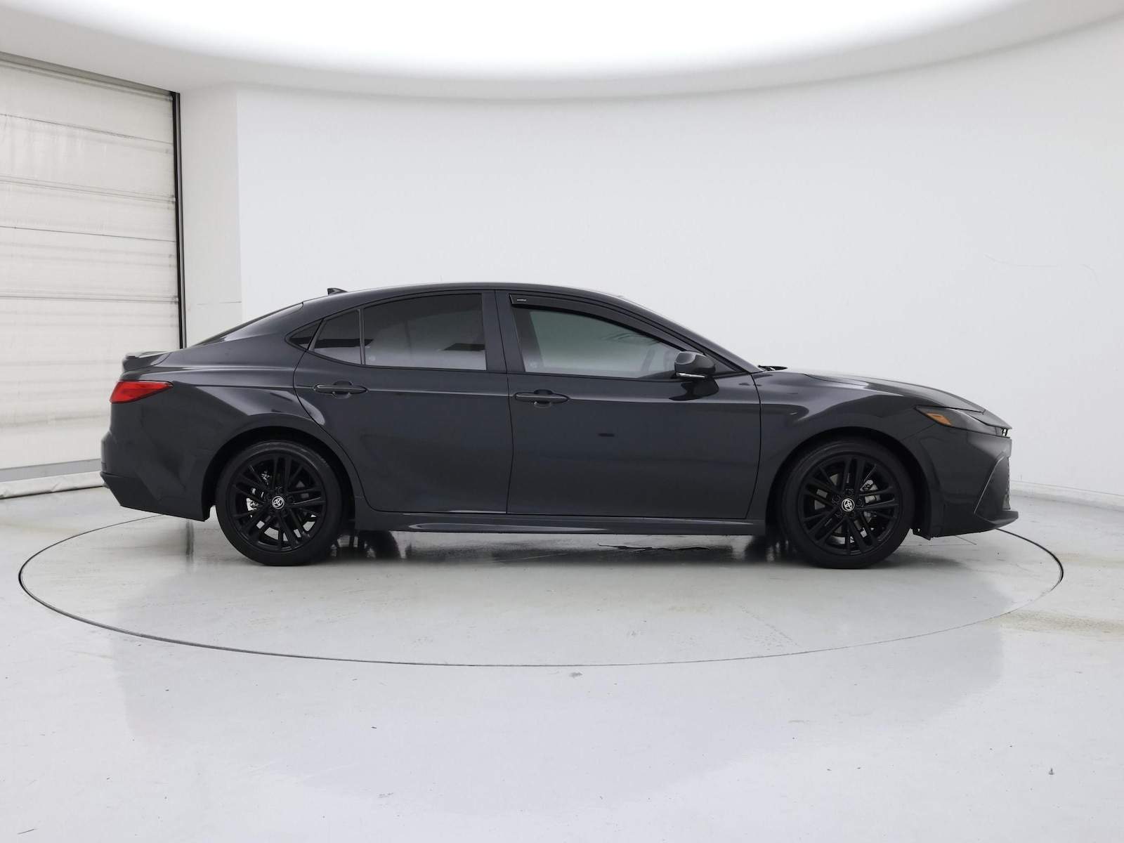 2026 Toyota Camry SE - Photo 8