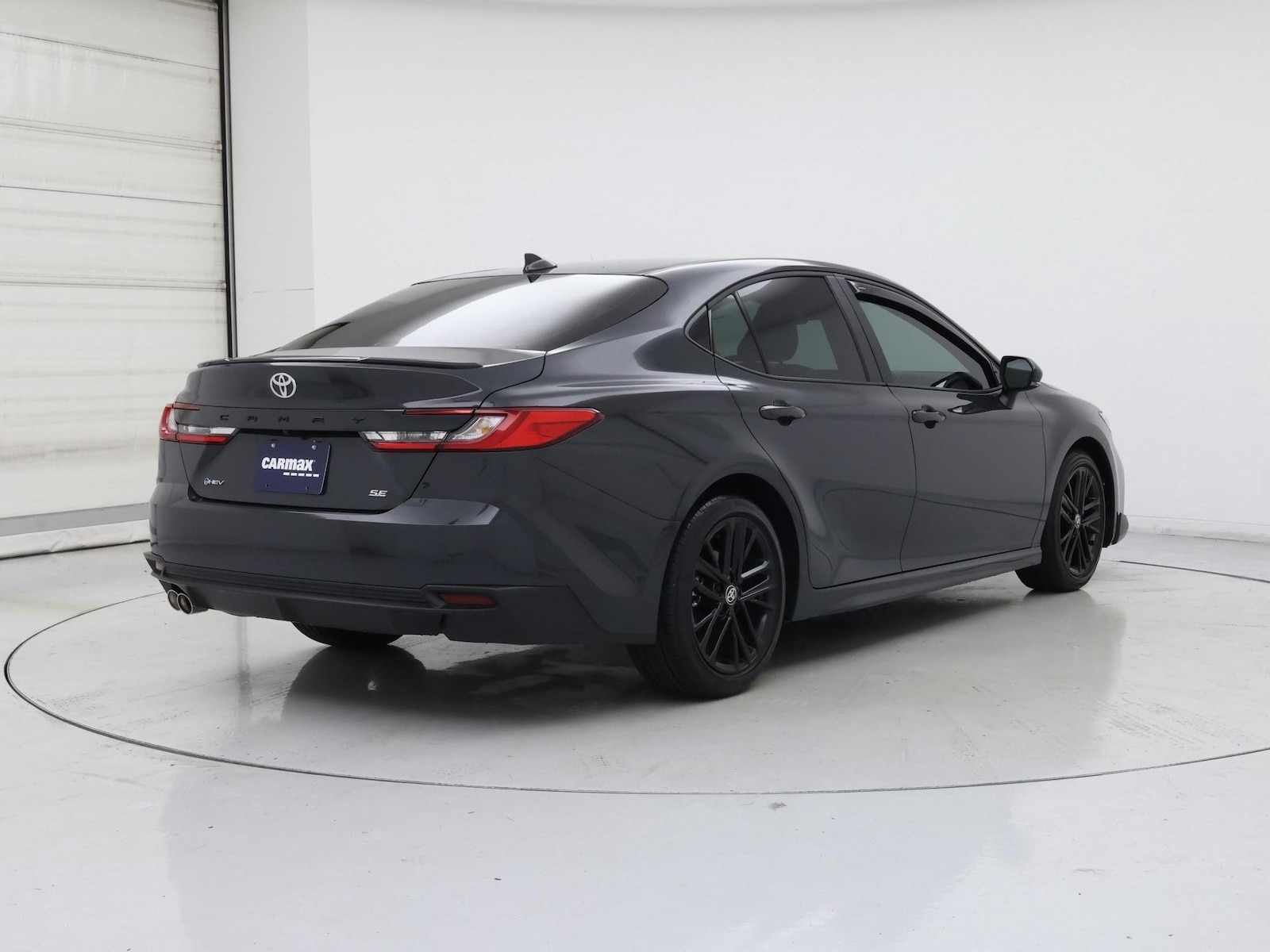 2026 Toyota Camry SE - Photo 9