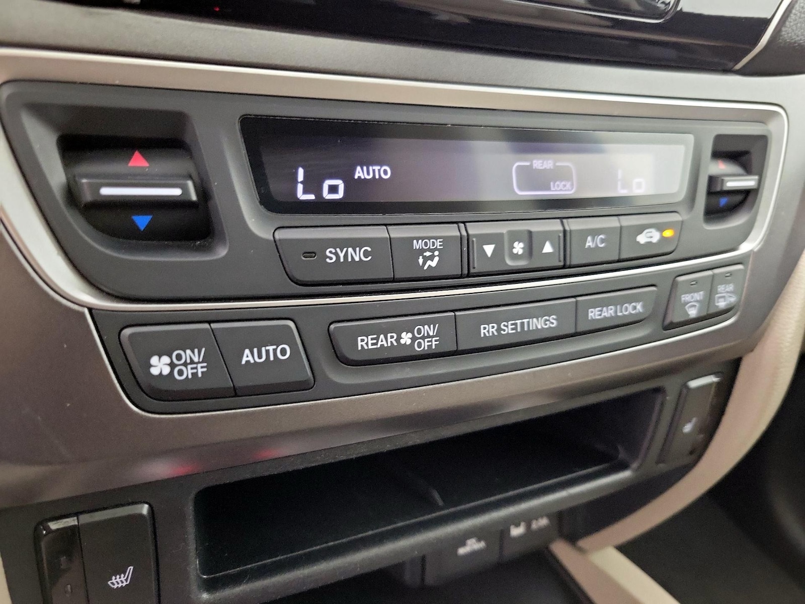 2021 Honda Pilot EX-L - Photo 17