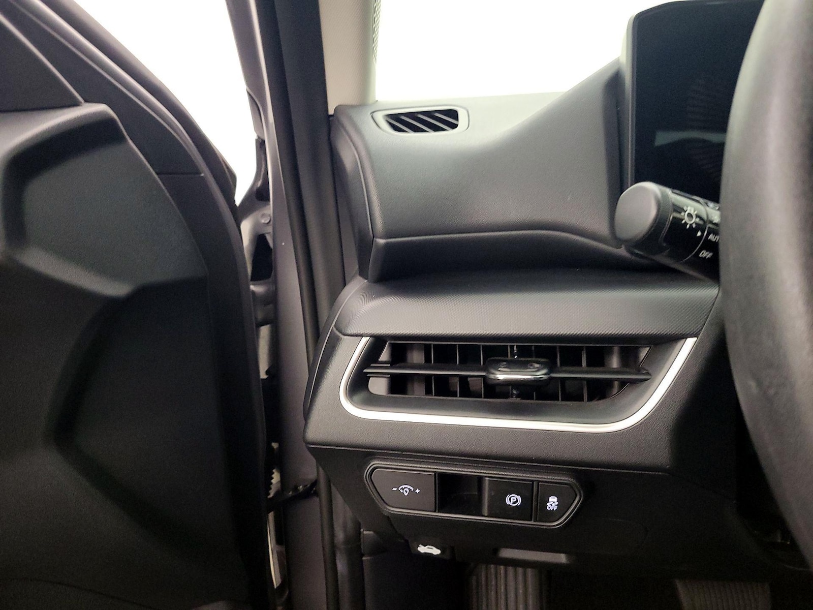 2025 Kia K4 LXS - Photo 12