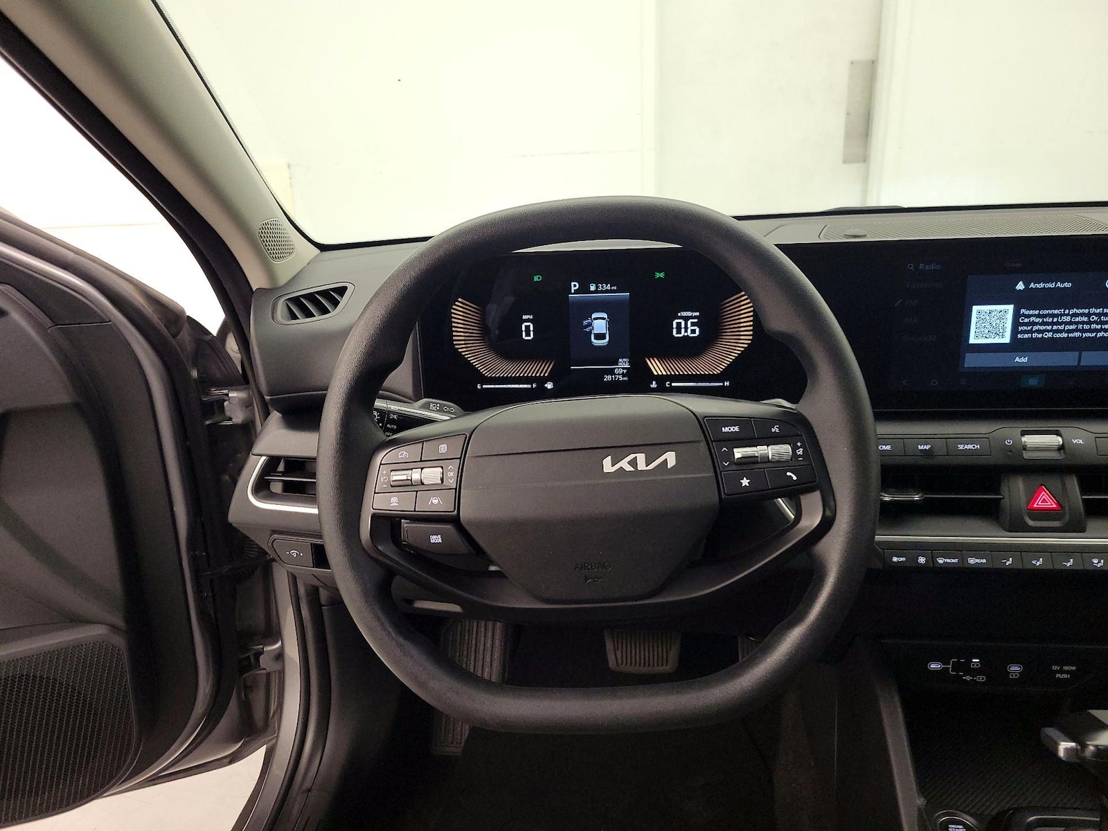 2025 Kia K4 LXS - Photo 9