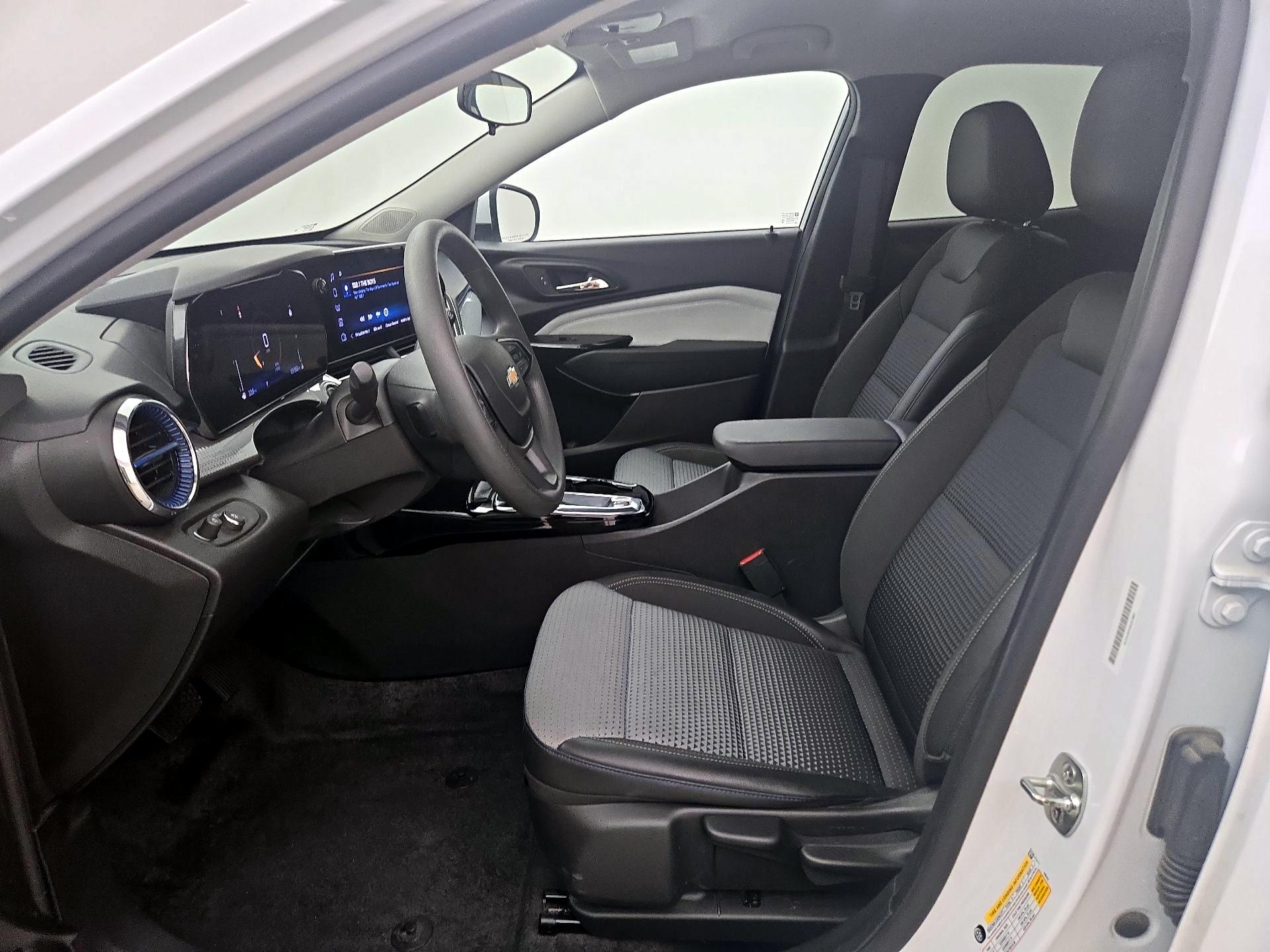 Thumbnail: 2025 Chevrolet Trax - 11