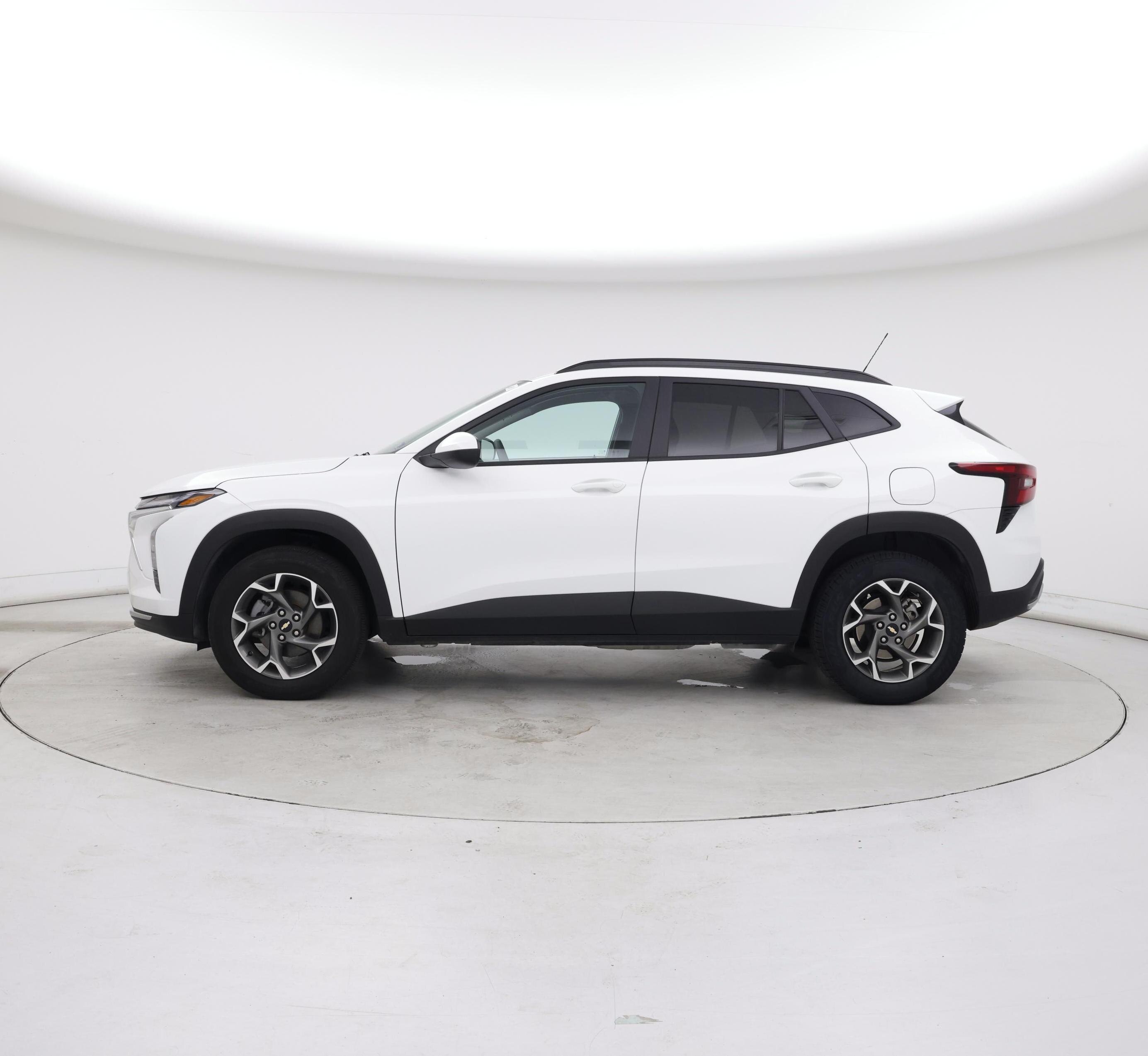 Thumbnail: 2025 Chevrolet Trax - 3
