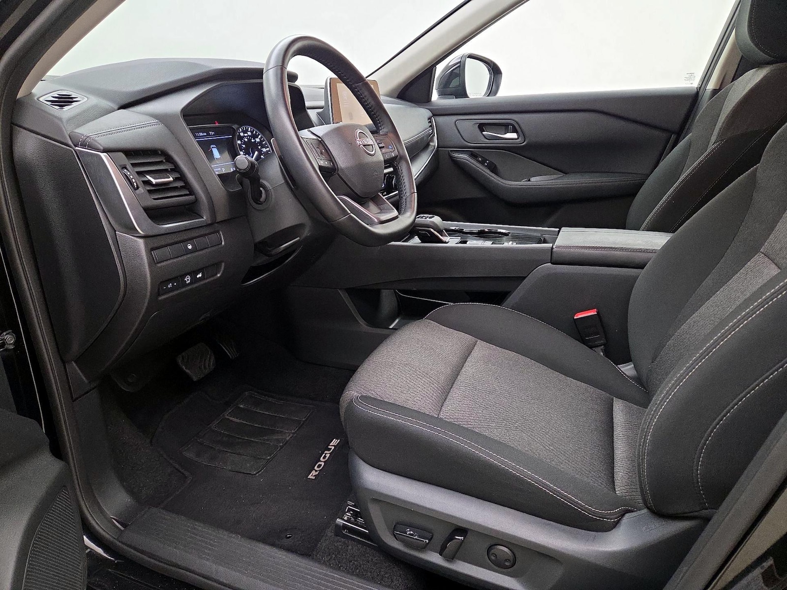 2025 Nissan Rogue SV - Photo 12