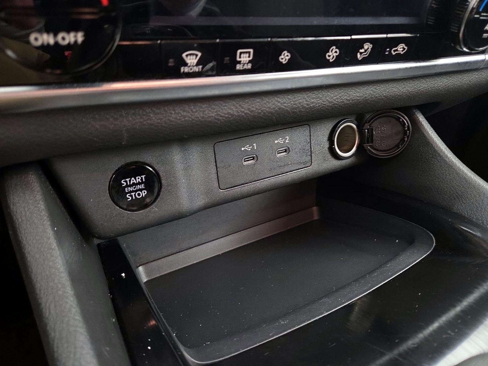 2025 Nissan Rogue SV - Photo 19