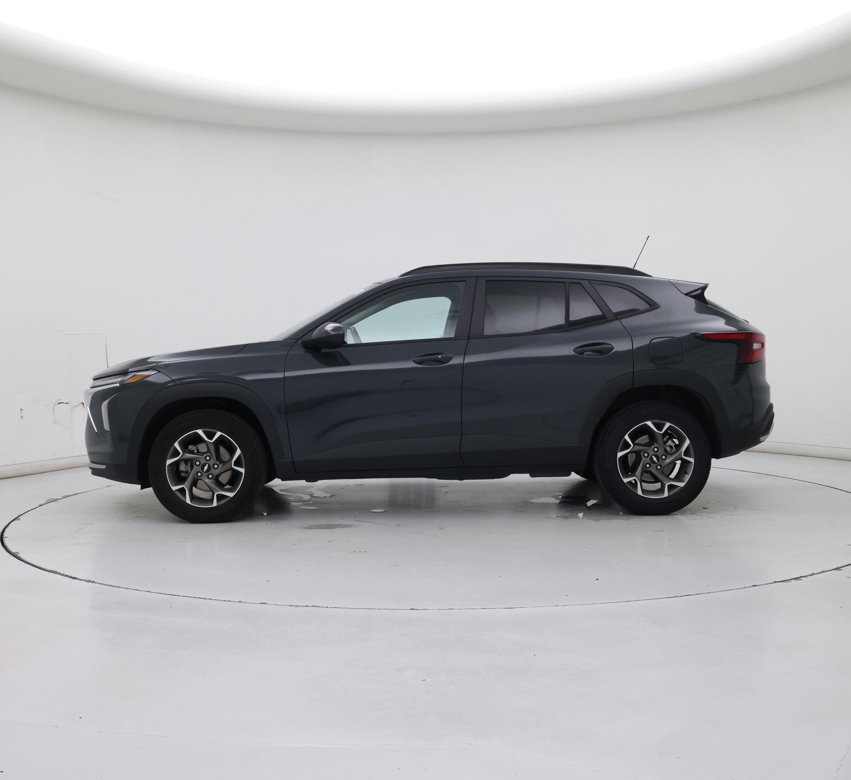 Thumbnail: 2025 Chevrolet Trax - 3