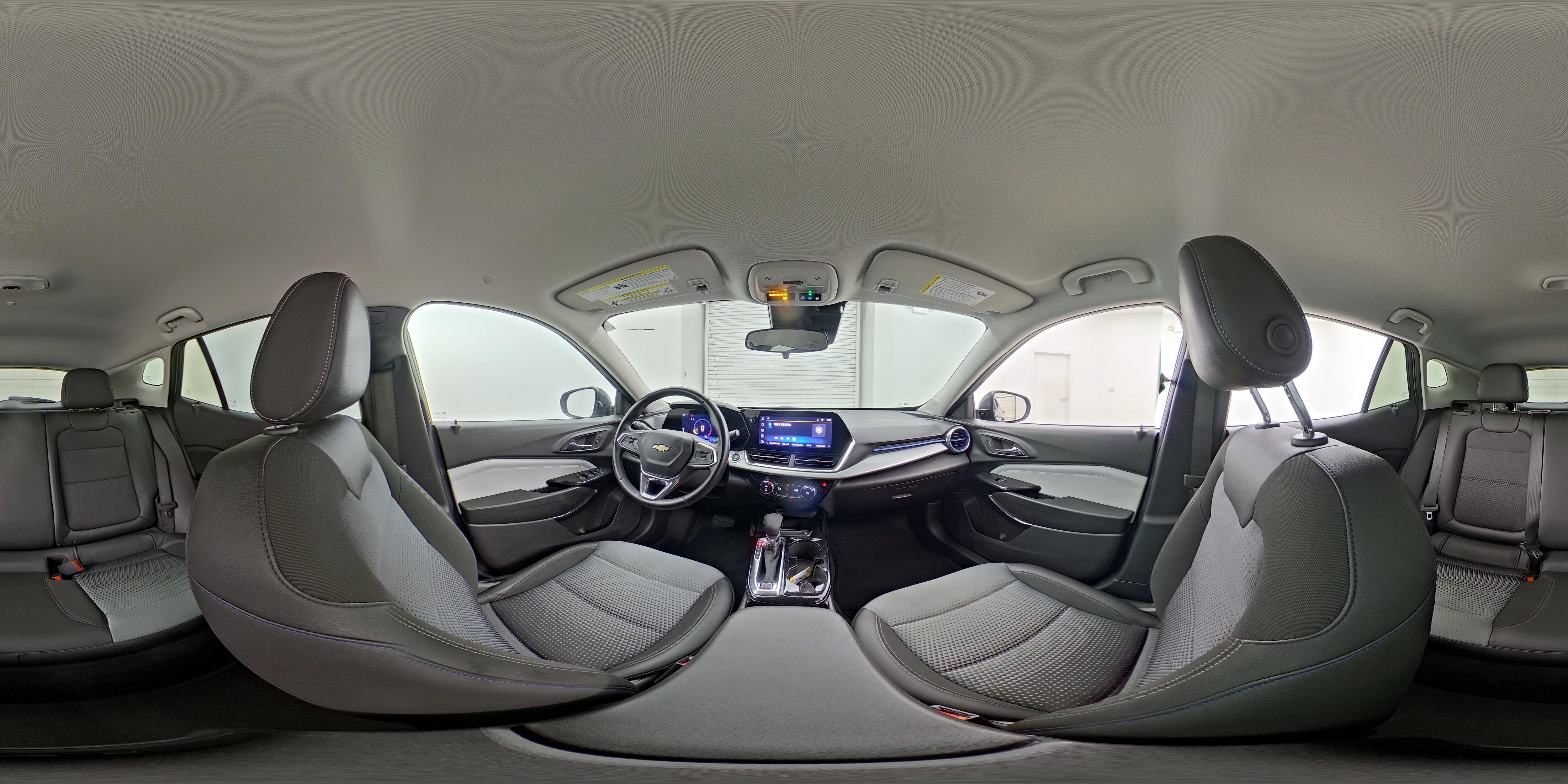 2025 Chevrolet Trax LT - Photo 24