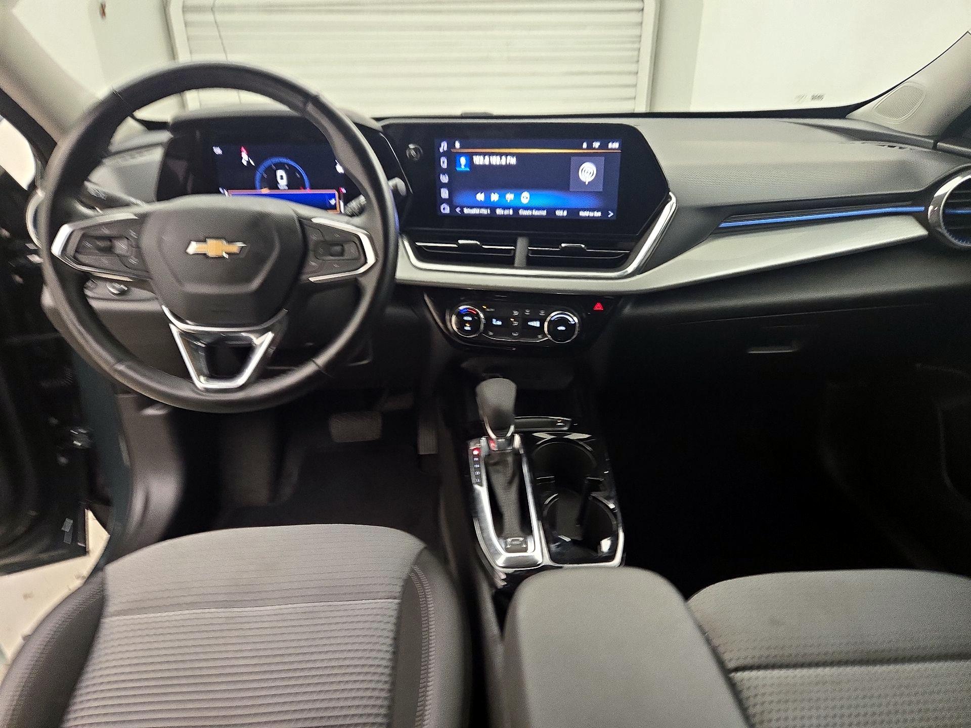 Thumbnail: 2025 Chevrolet Trax - 9