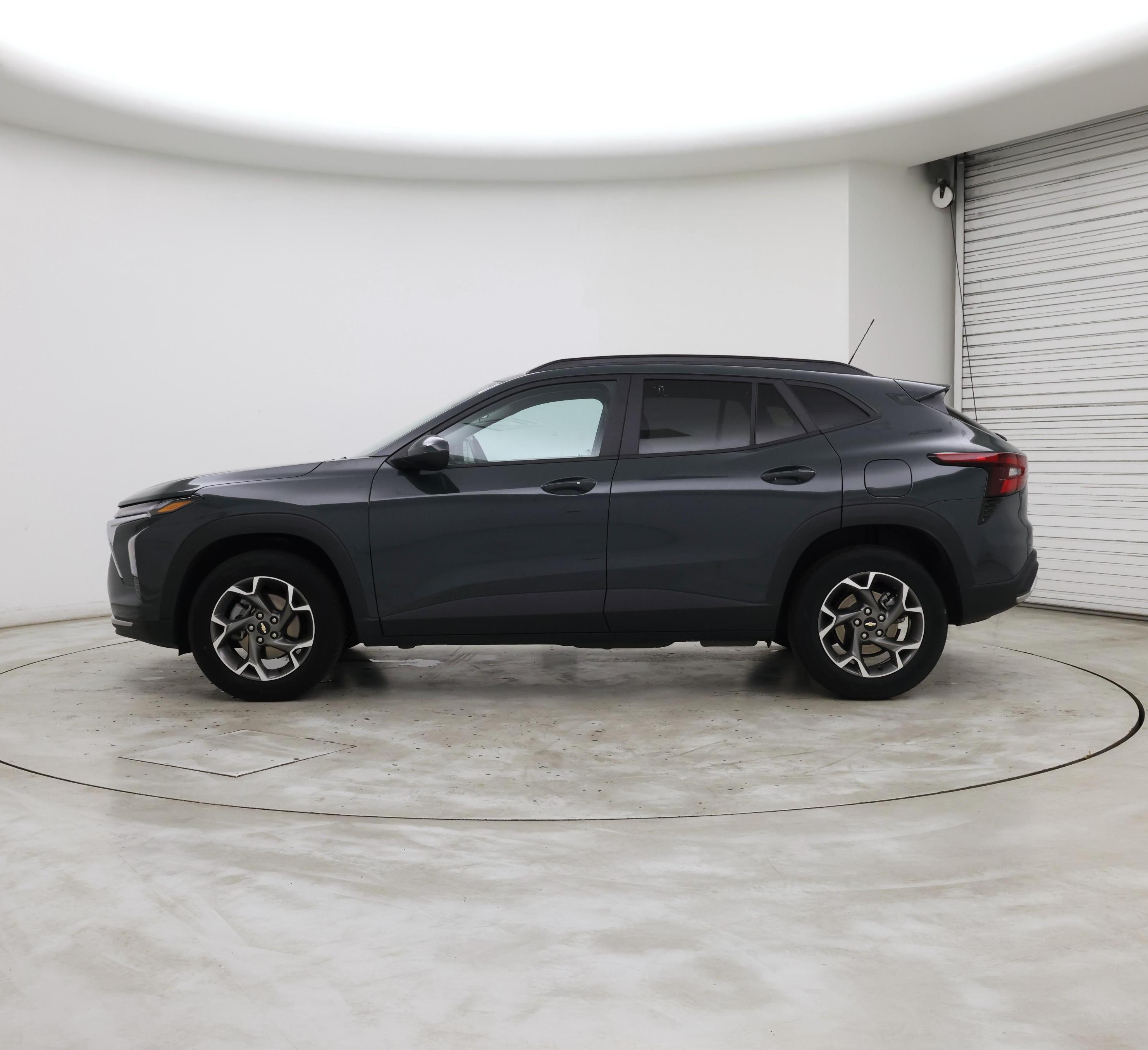 Thumbnail: 2025 Chevrolet Trax - 3
