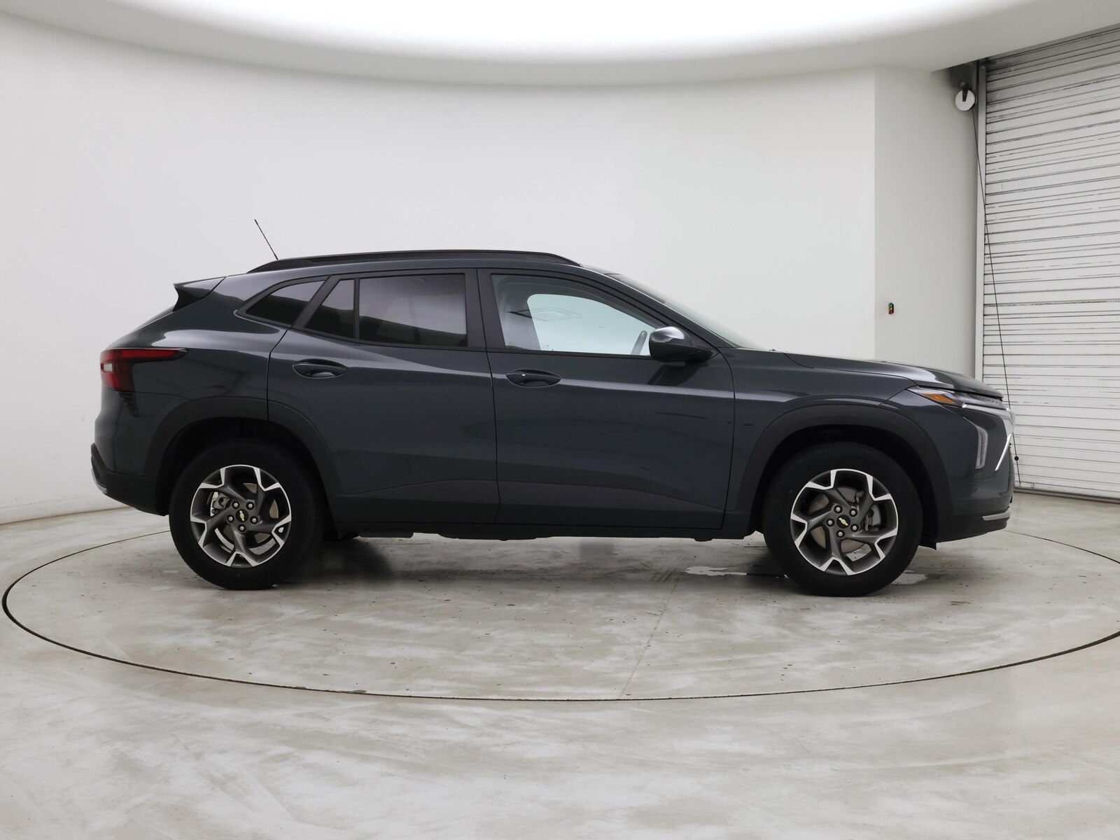 2025 Chevrolet Trax LT - Photo 8
