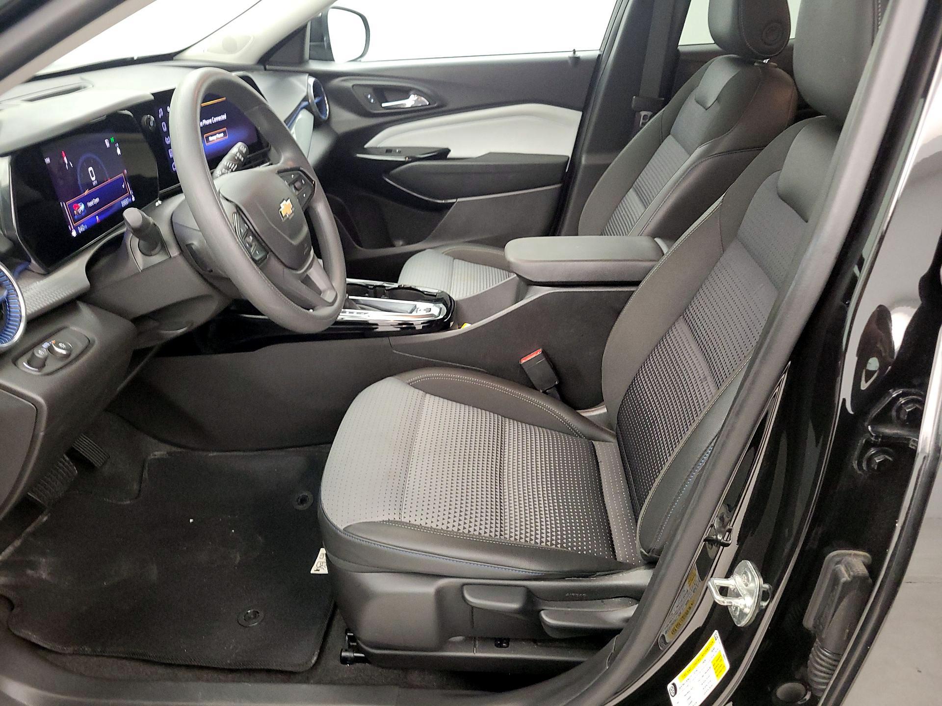 Thumbnail: 2025 Chevrolet Trax - 9