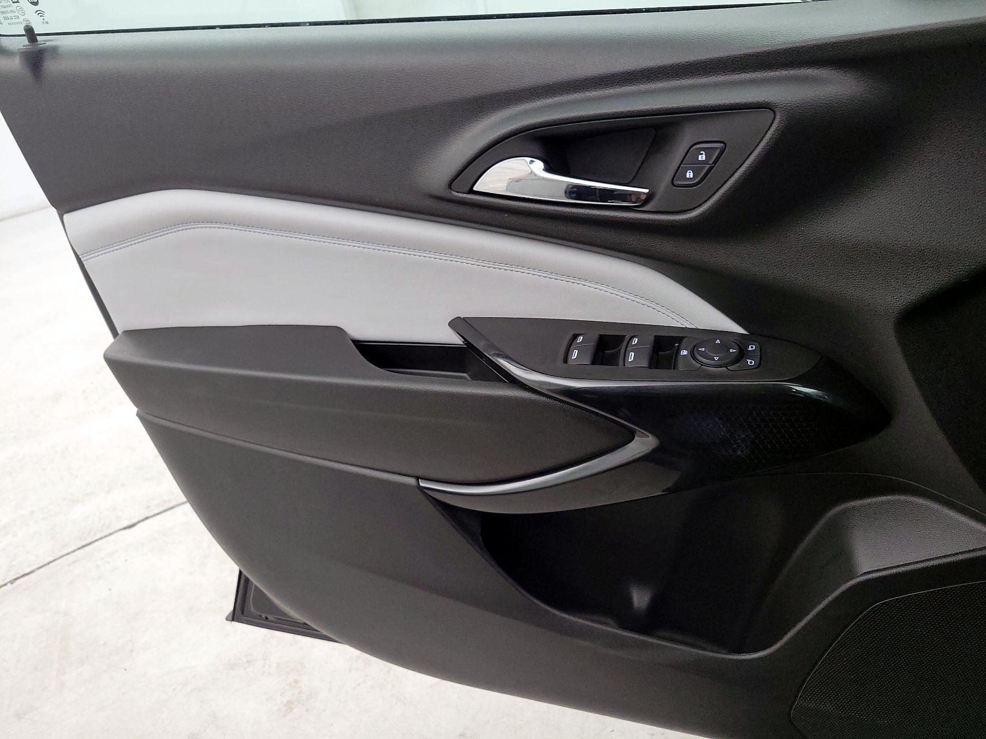 Thumbnail: 2025 Chevrolet Trax - 10