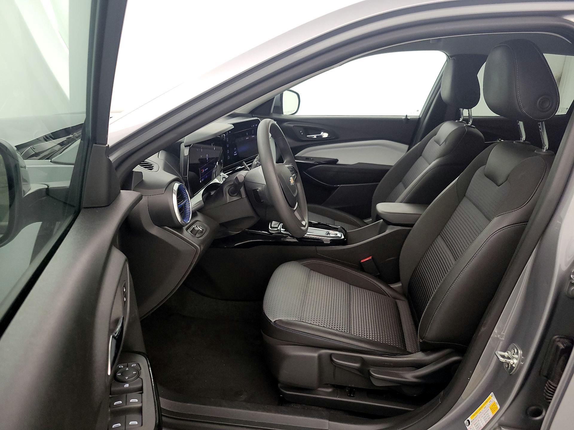 Thumbnail: 2025 Chevrolet Trax - 11