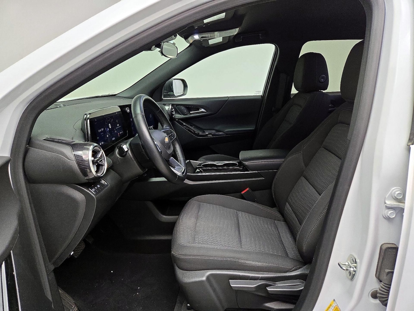 2025 Chevrolet Equinox LT - Photo 12