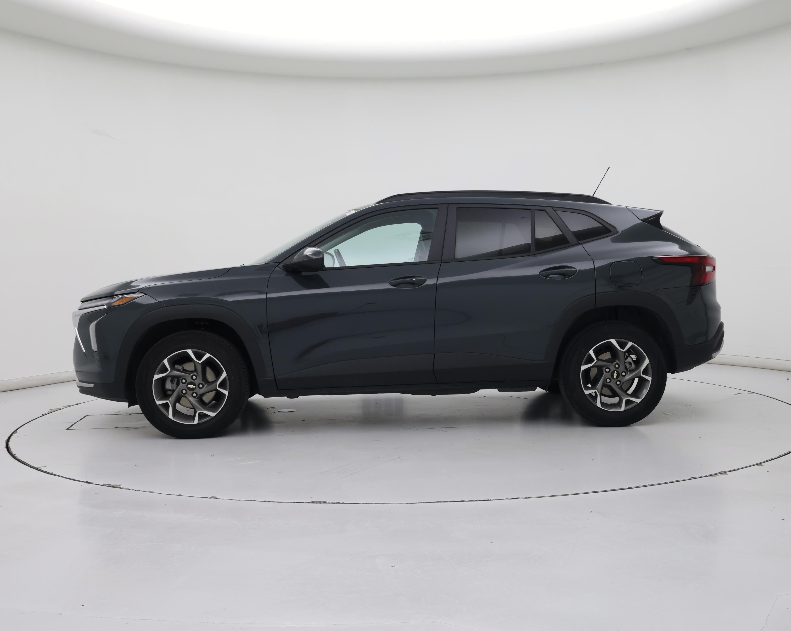 Thumbnail: 2025 Chevrolet Trax - 3