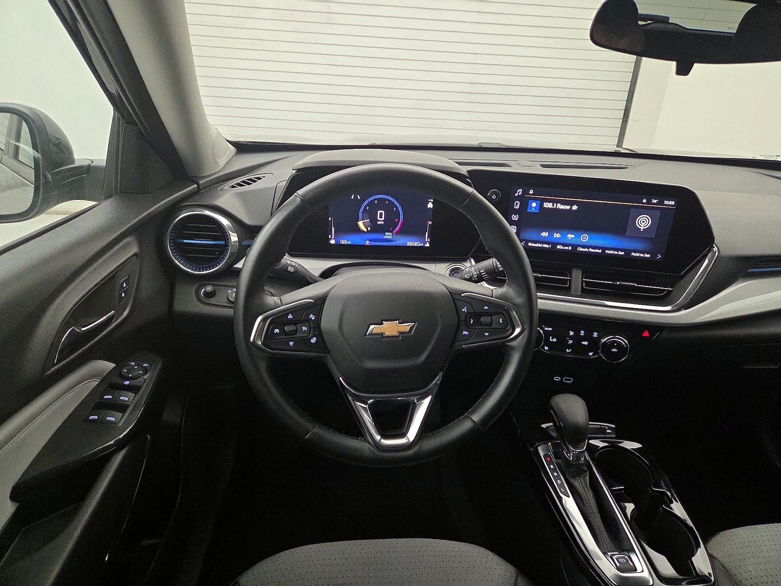 2025 Chevrolet Trax LT - Photo 11