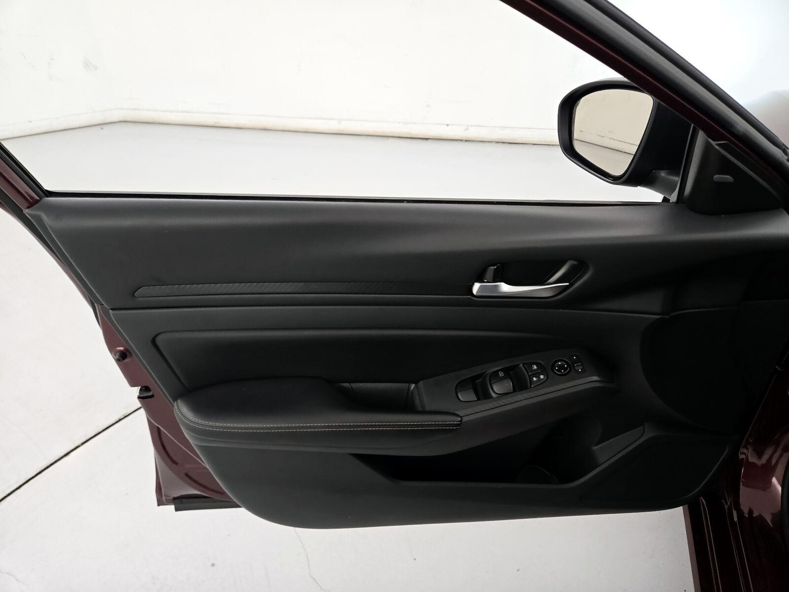 2025 Nissan Altima SV - Photo 13