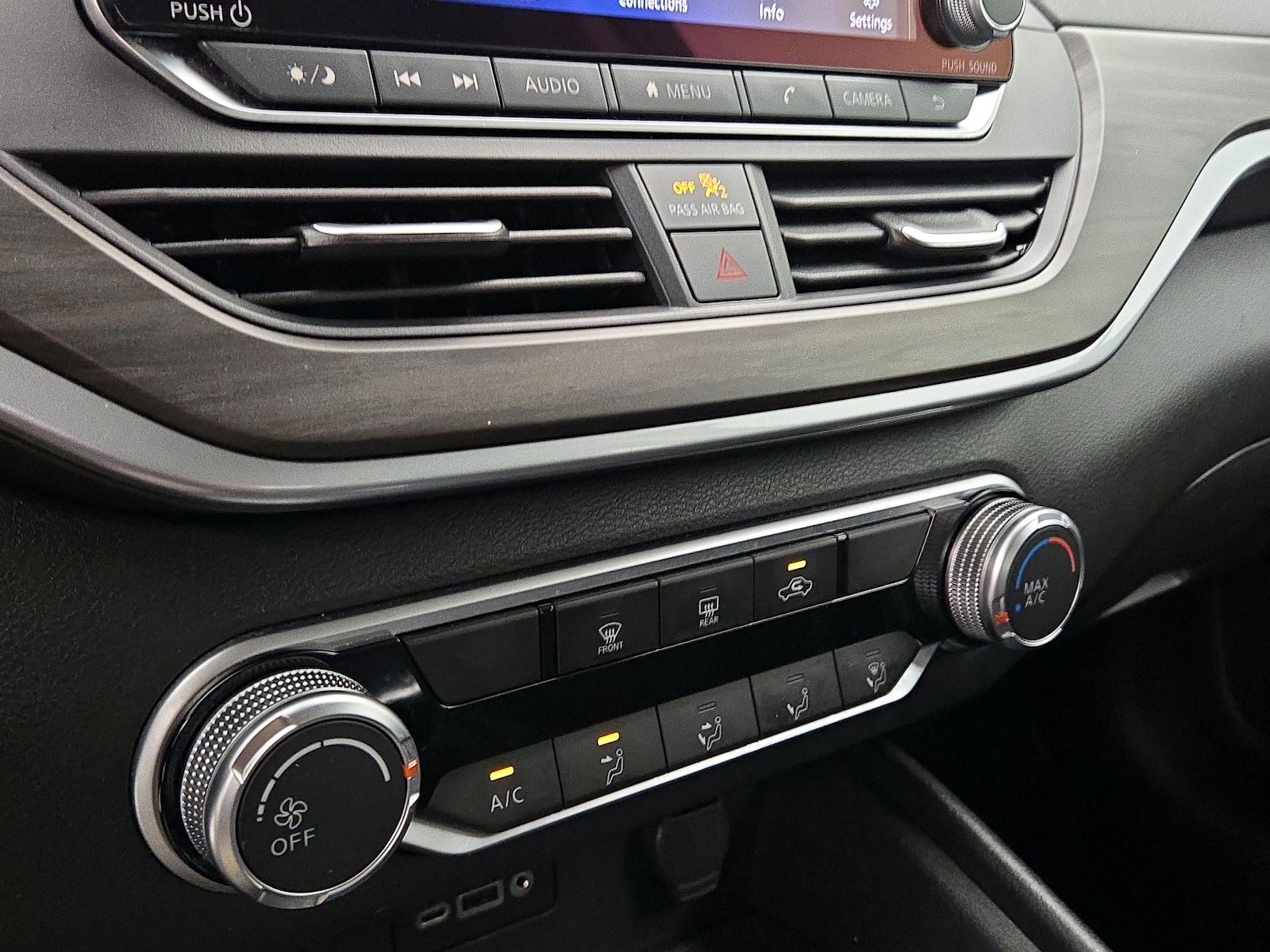 2025 Nissan Altima SV - Photo 17