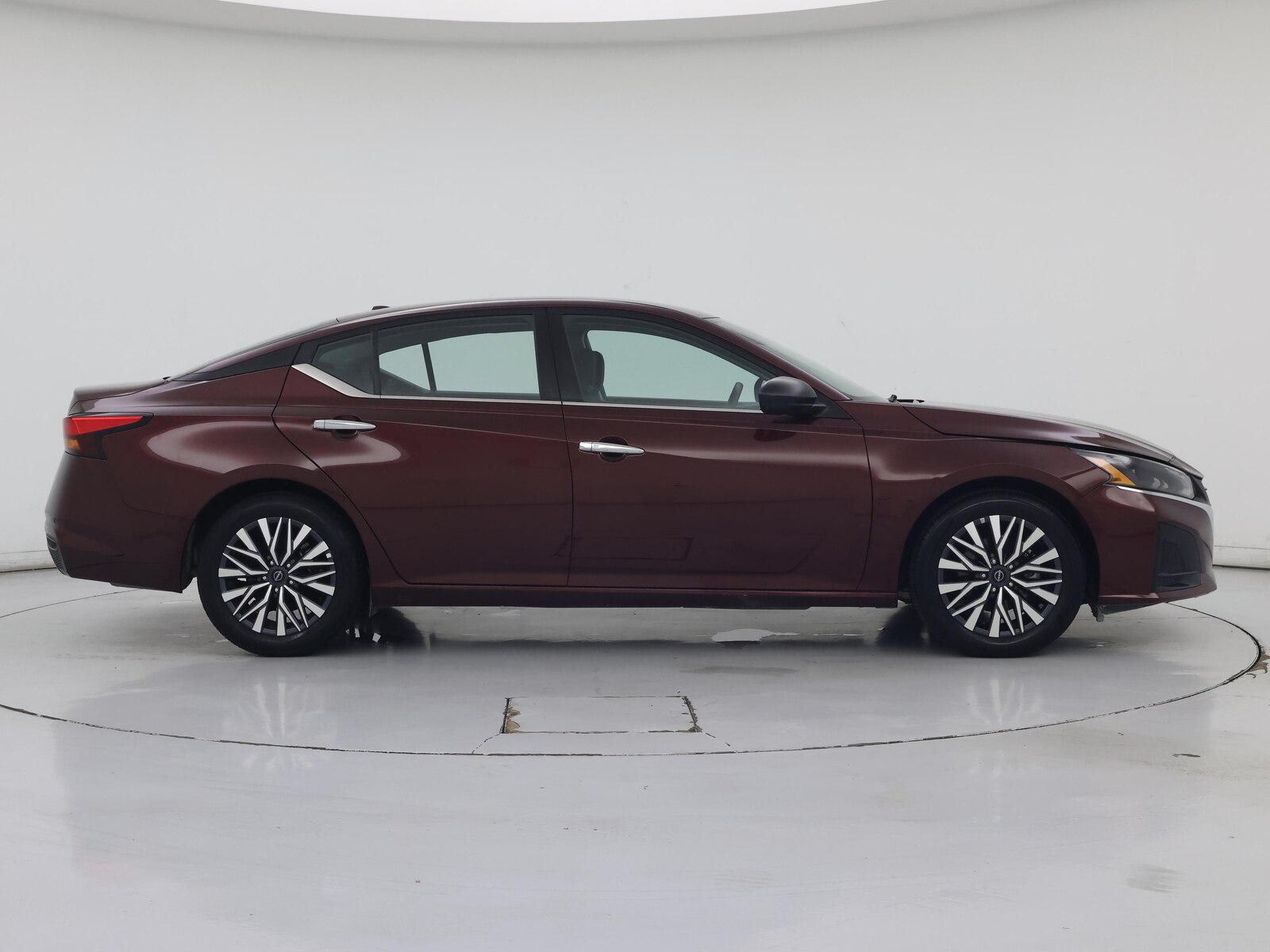 2025 Nissan Altima SV - Photo 8