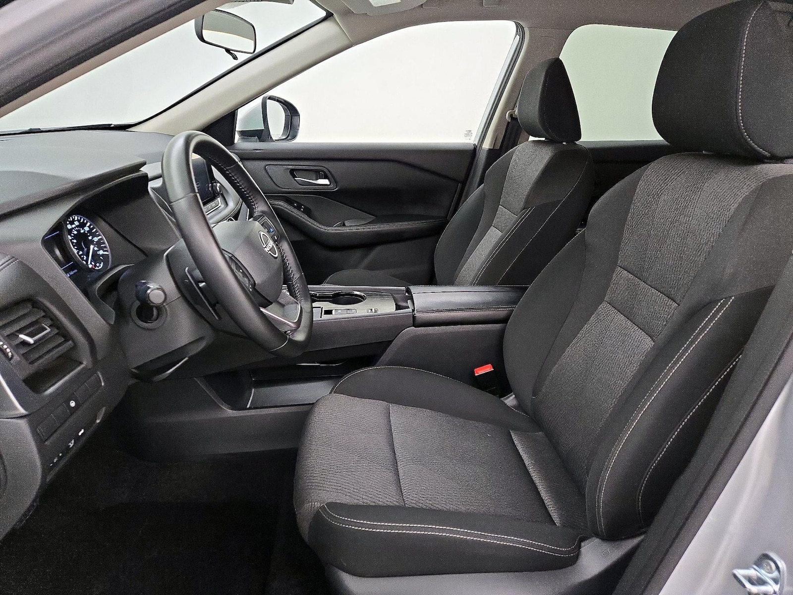 2025 Nissan Rogue SV - Photo 12