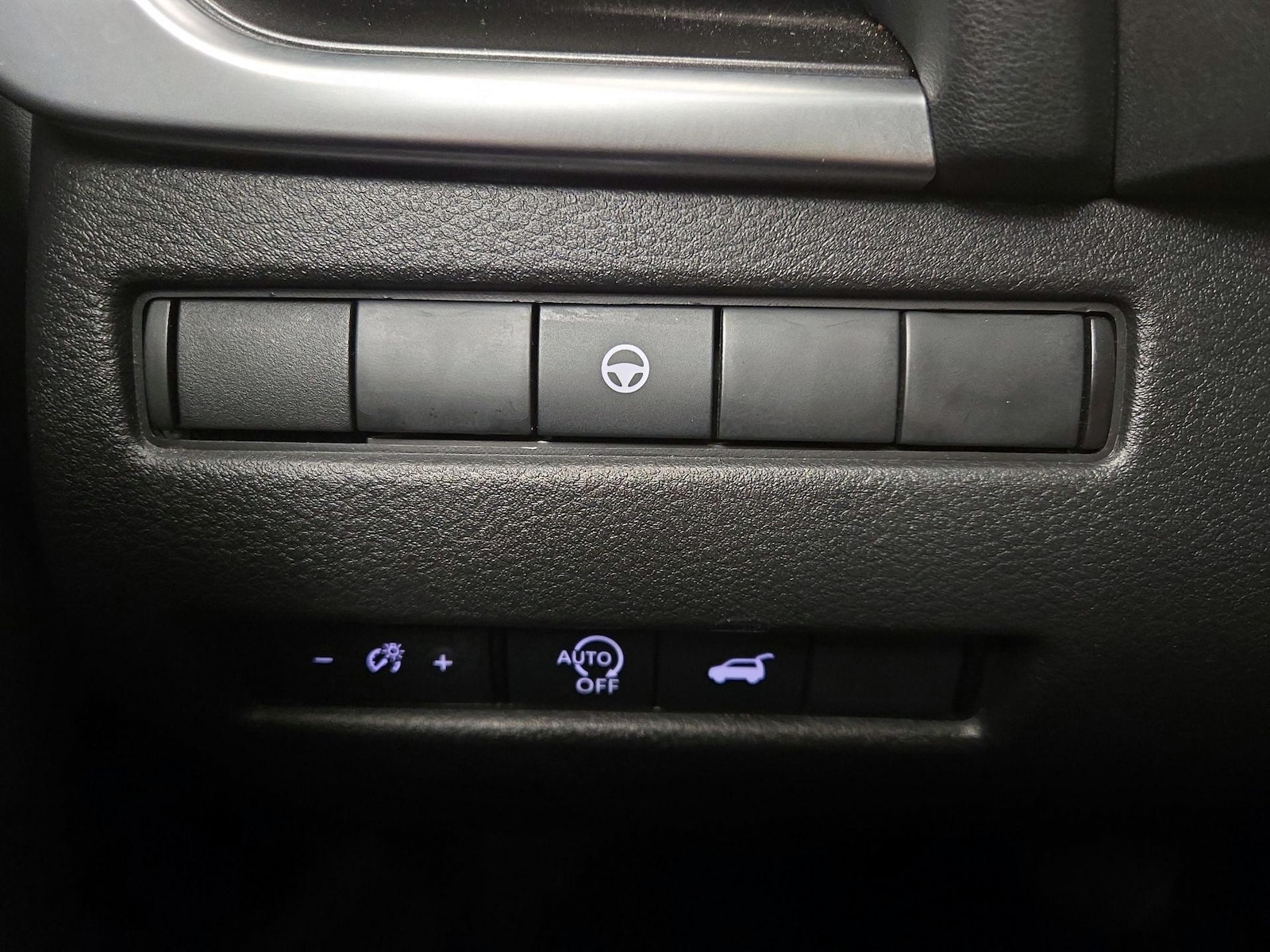 2025 Nissan Rogue SV - Photo 14
