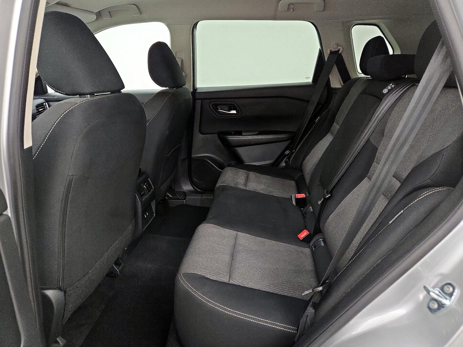 2025 Nissan Rogue SV - Photo 20