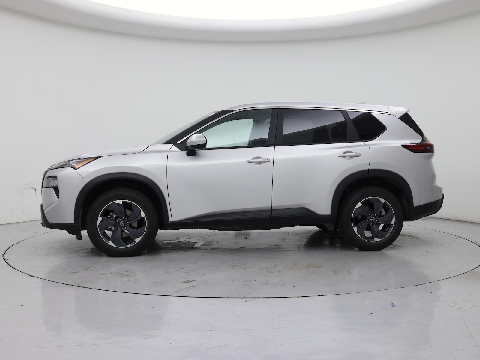 2025 Nissan Rogue SV - Photo 4