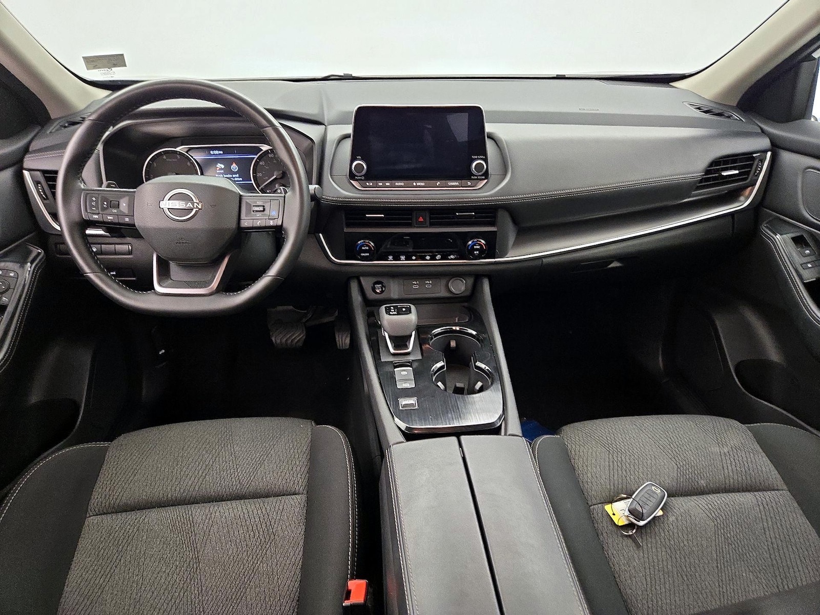 2025 Nissan Rogue SV - Photo 10