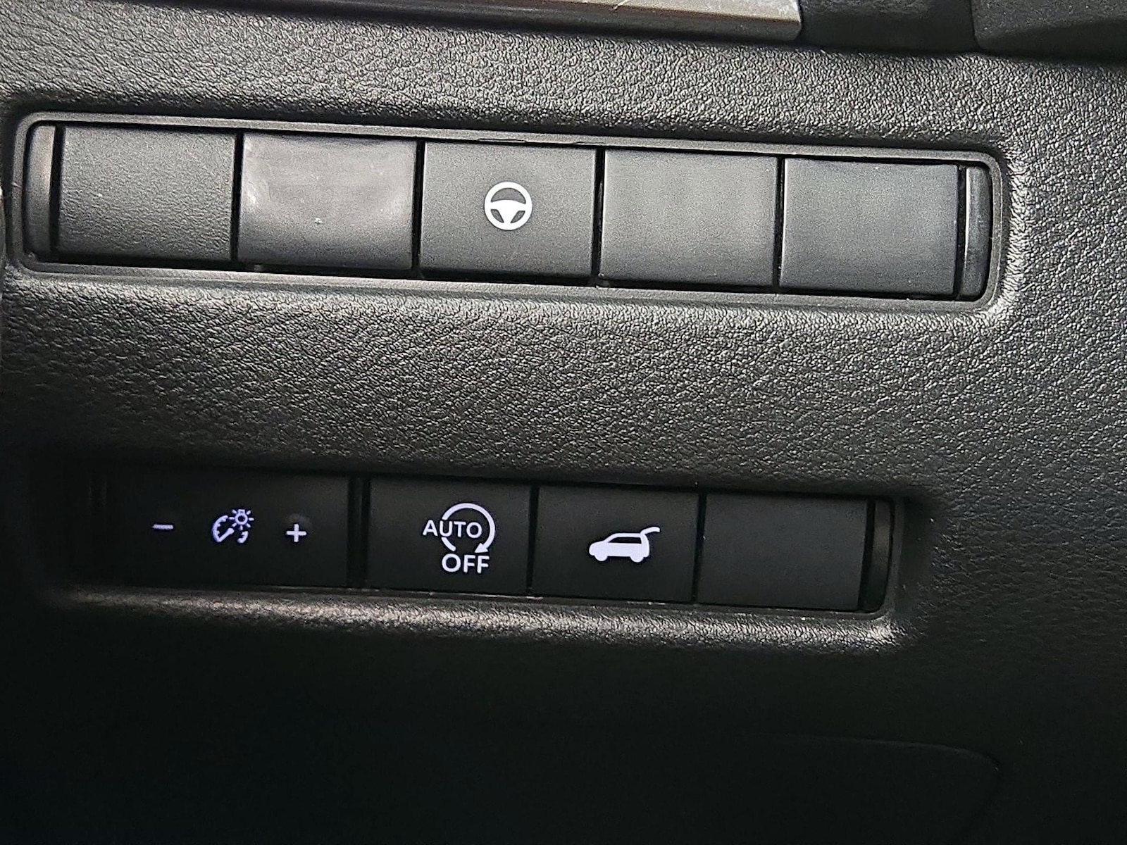2025 Nissan Rogue SV - Photo 14