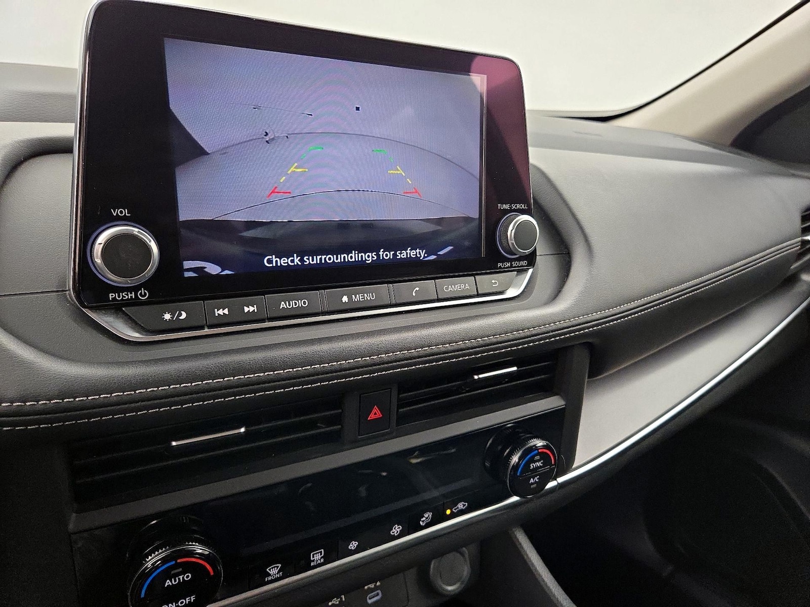 2025 Nissan Rogue SV - Photo 15