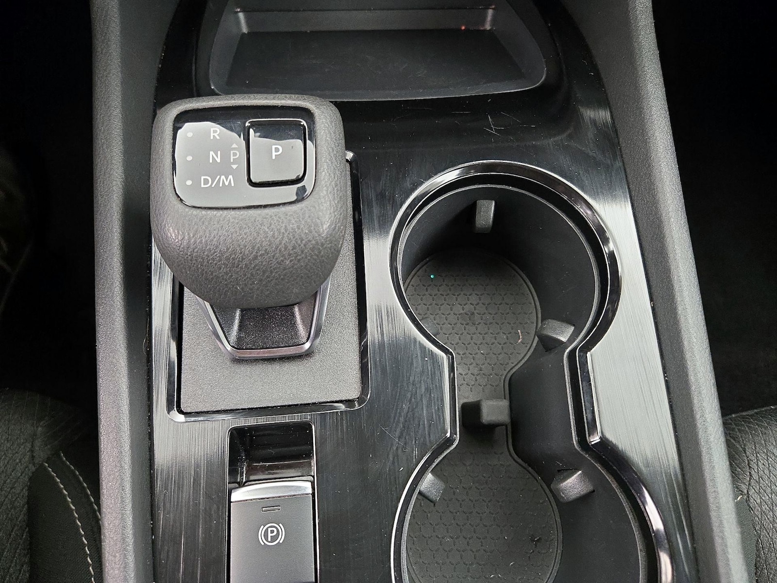 2025 Nissan Rogue SV - Photo 18