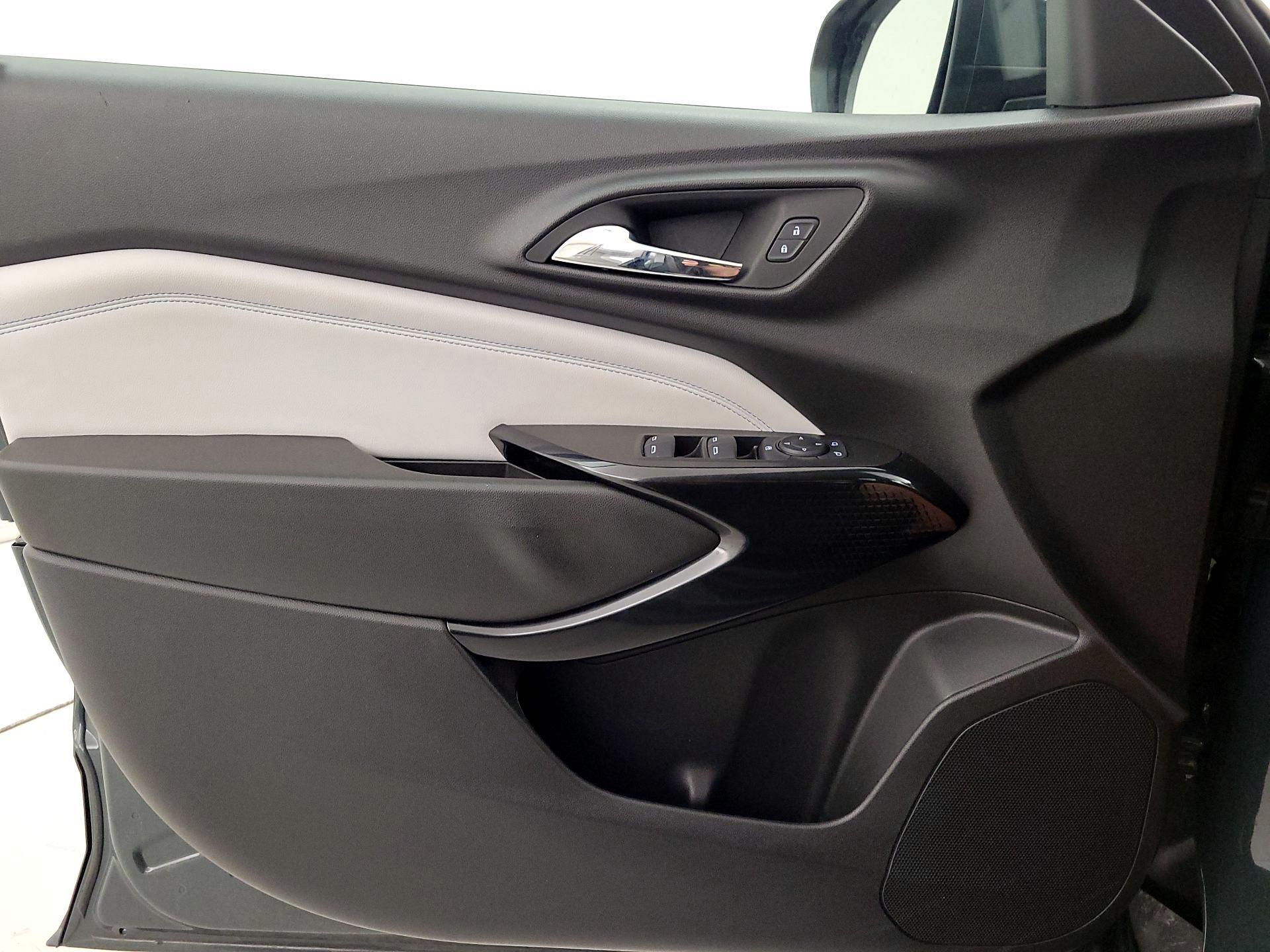 Thumbnail: 2025 Chevrolet Trax - 12