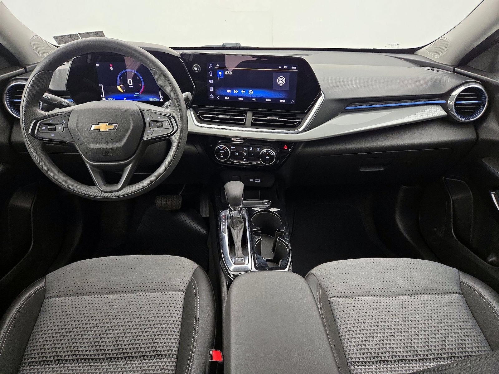 2025 Chevrolet Trax LT - Photo 10