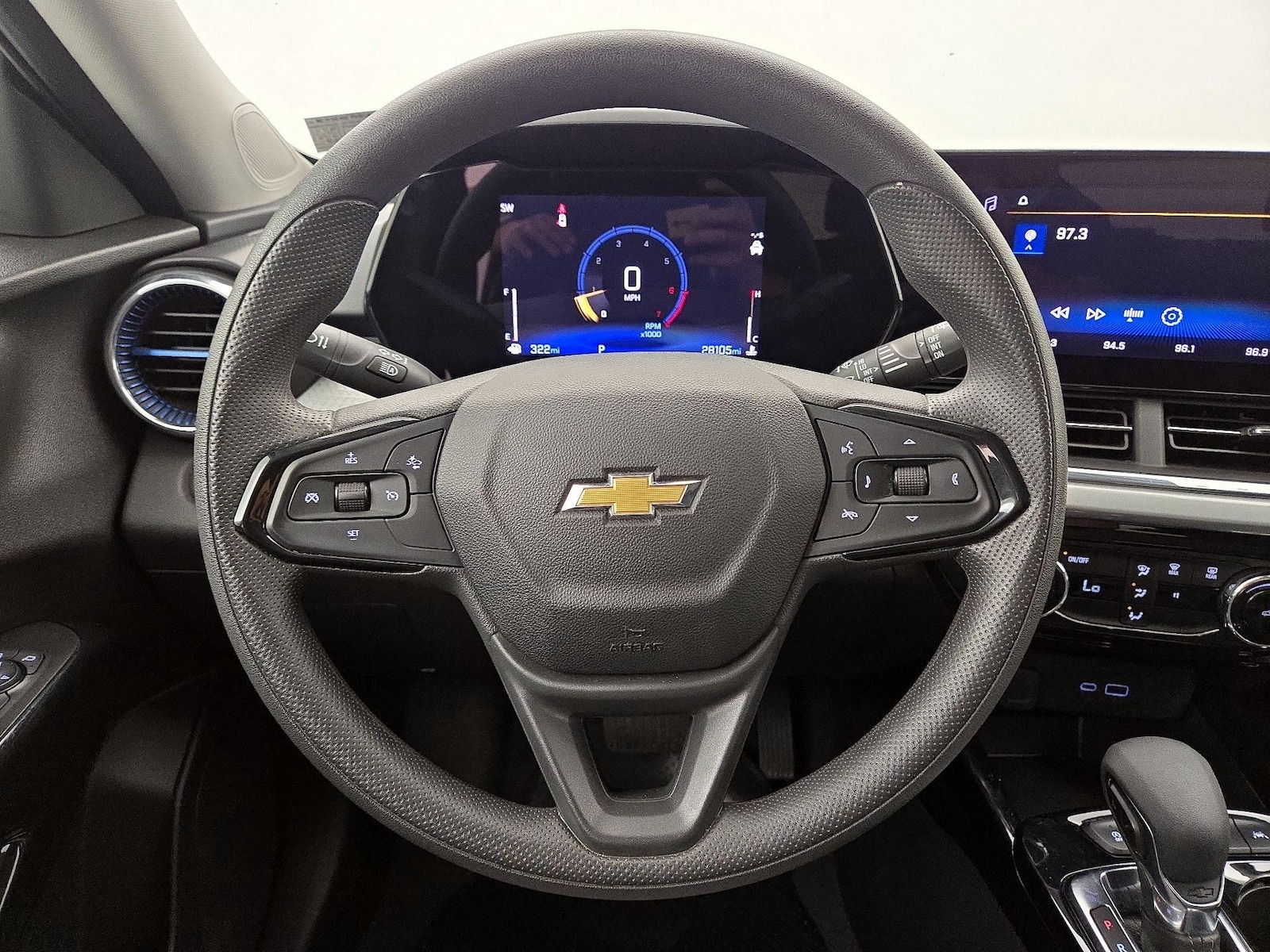 2025 Chevrolet Trax LT - Photo 11