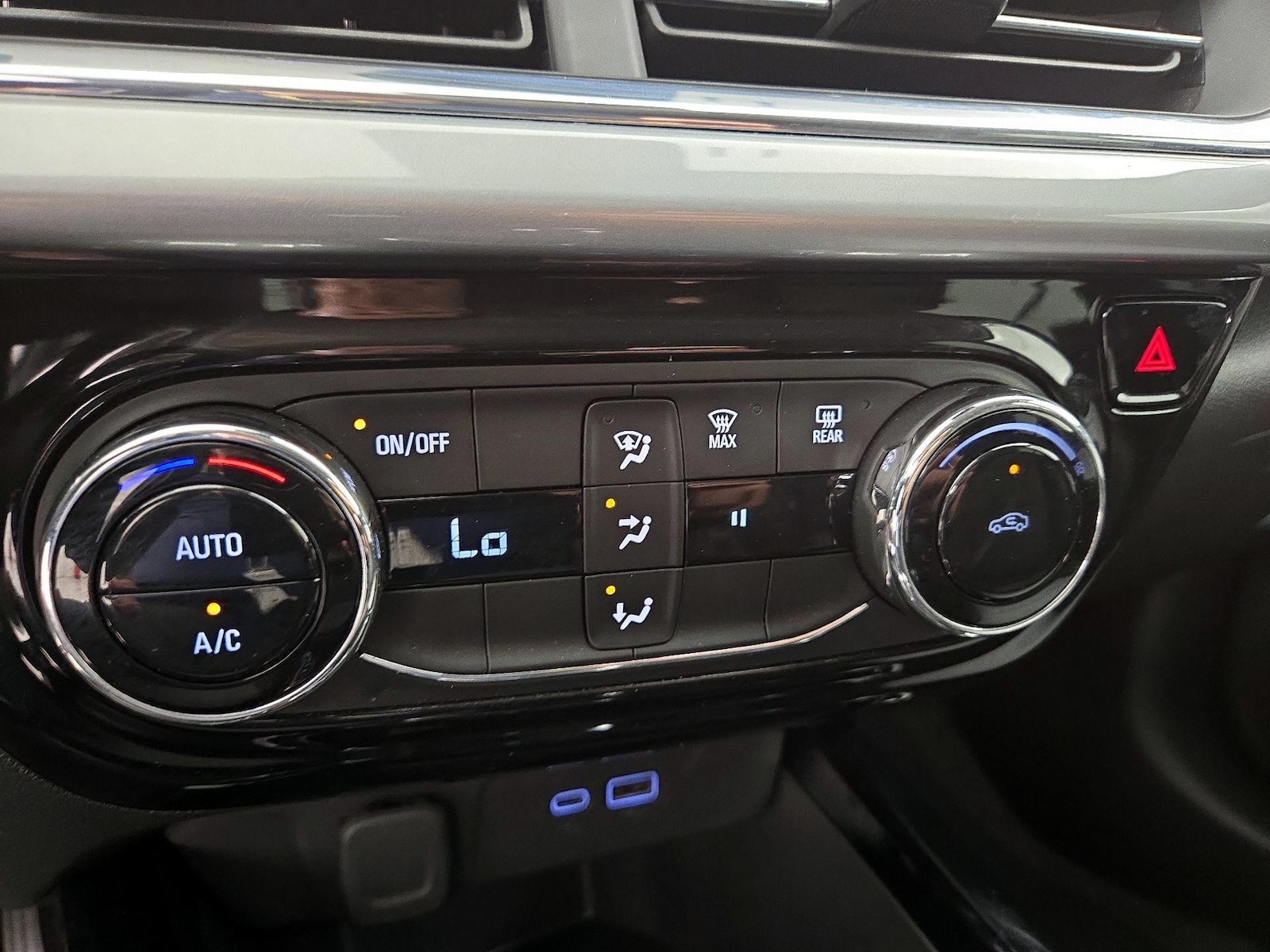 2025 Chevrolet Trax LT - Photo 17