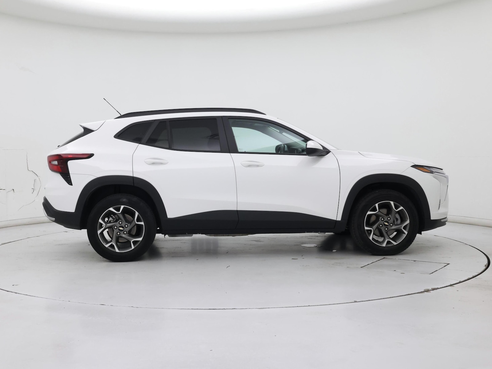 2025 Chevrolet Trax LT - Photo 8