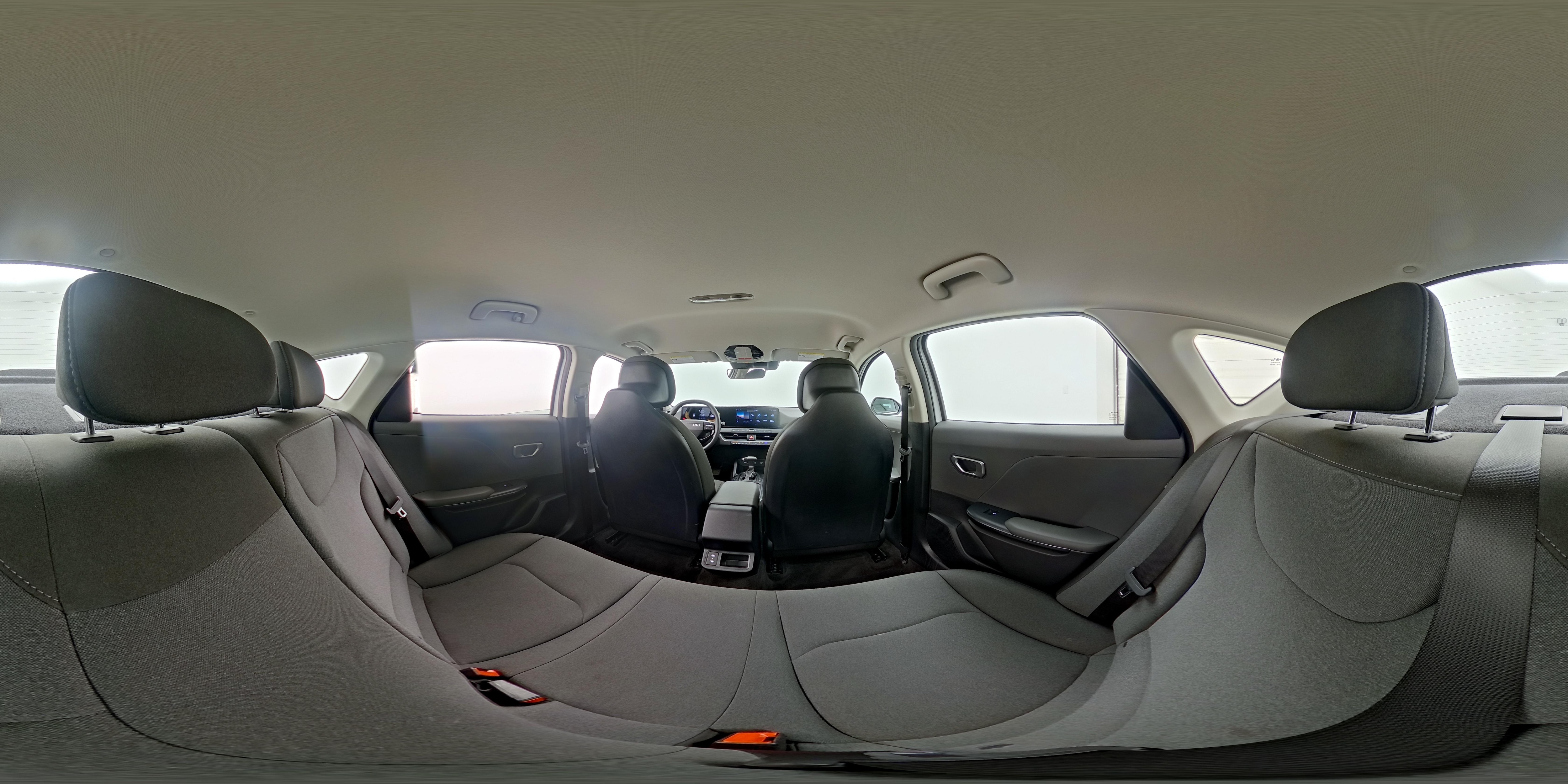 2025 Kia K4 LXS - Photo 25