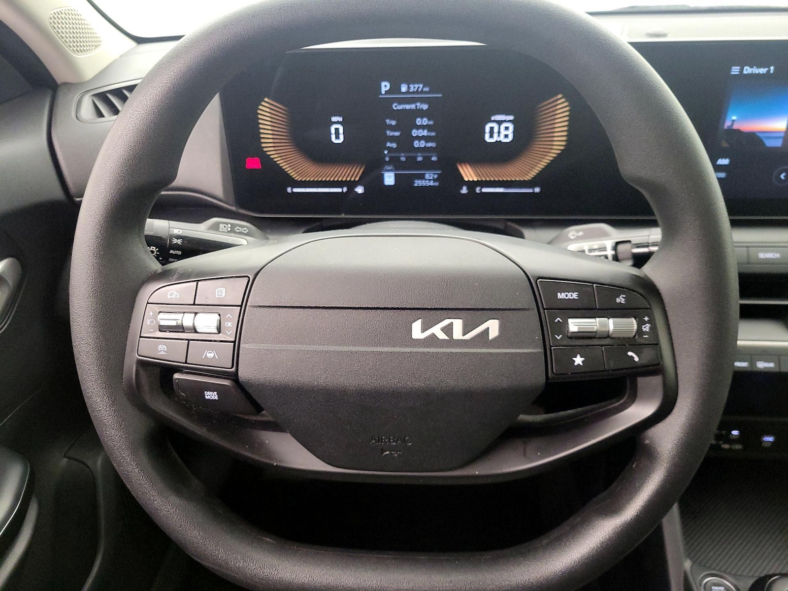 2025 Kia K4 LXS - Photo 11