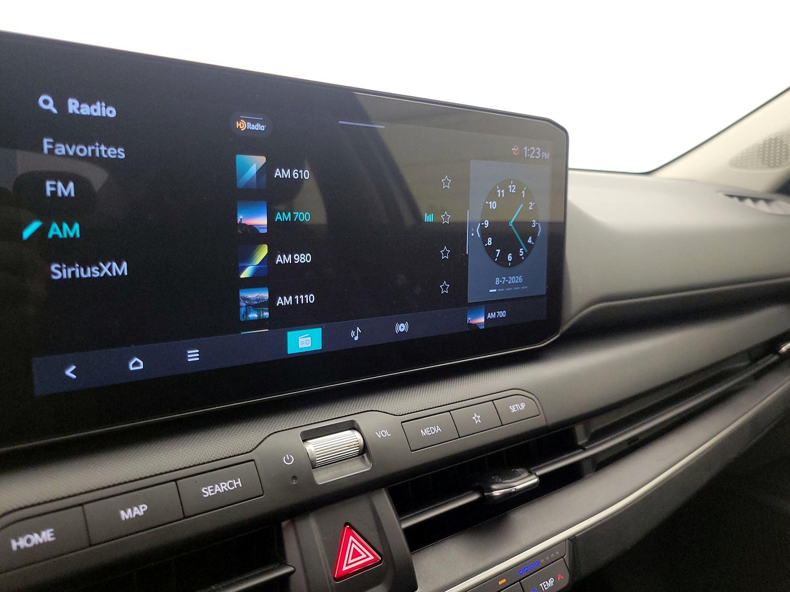2025 Kia K4 LXS - Photo 16