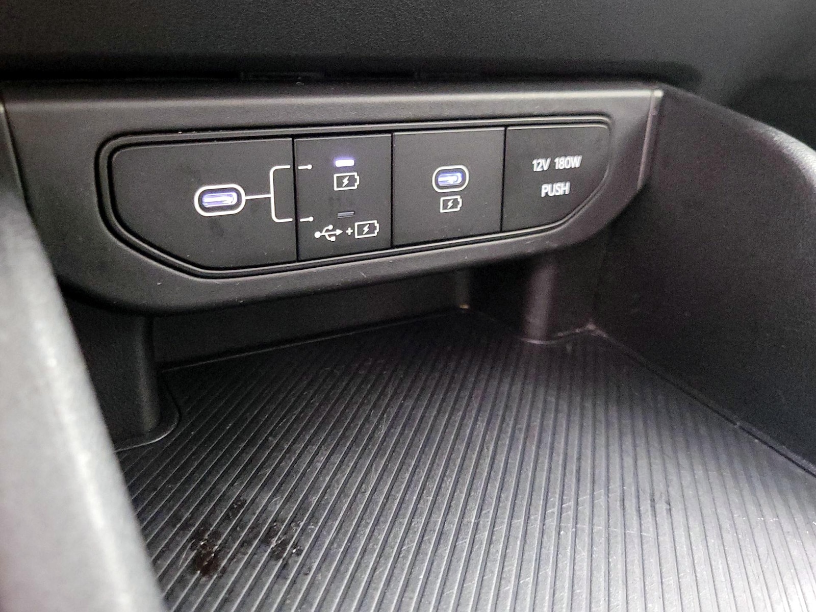2025 Kia K4 LXS - Photo 19